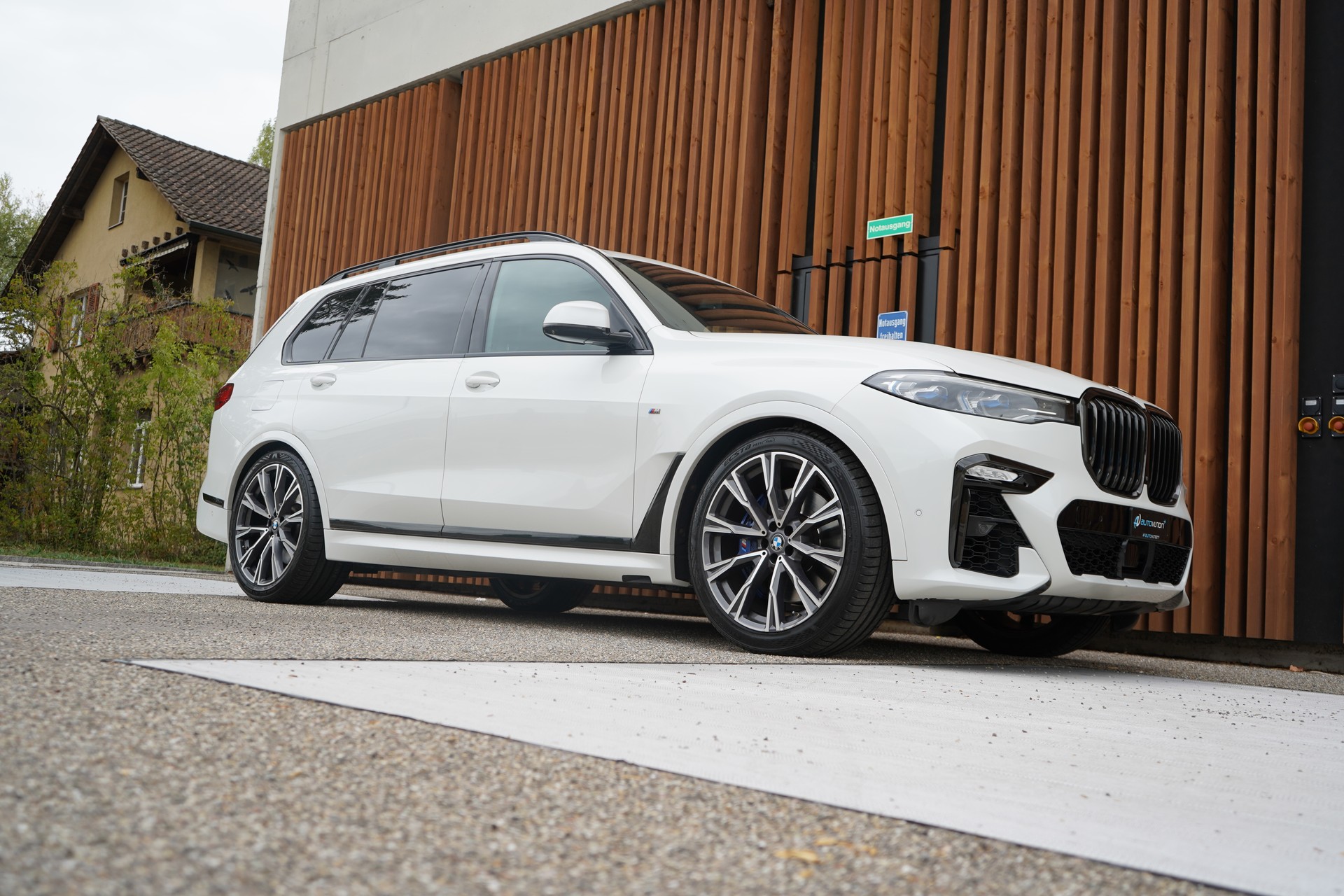 BMW X7 xDRIVE M50d STEPTRONIC BLACK l 400 PS-image-8