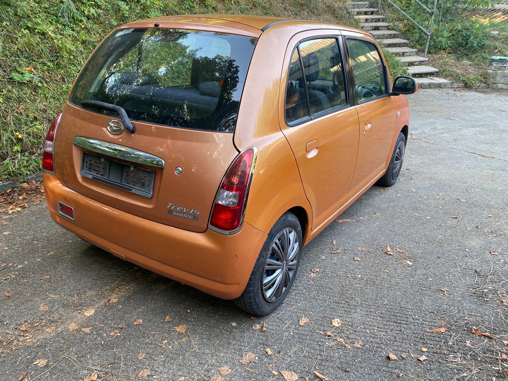 DAIHATSU Trevis 1.0-image-3