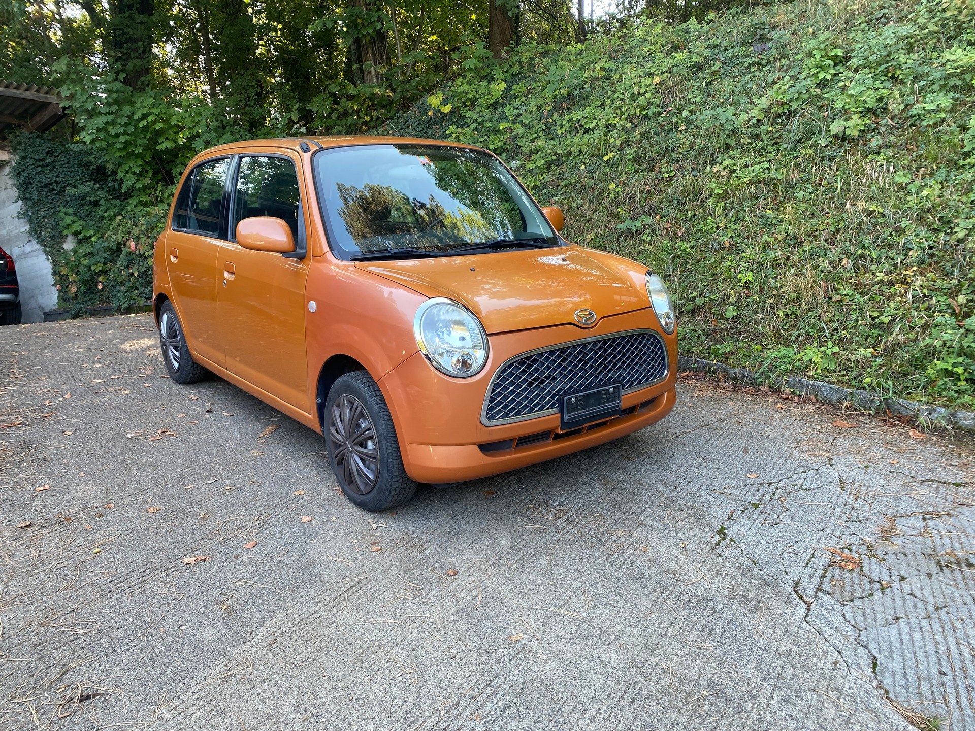 DAIHATSU Trevis 1.0-image-1