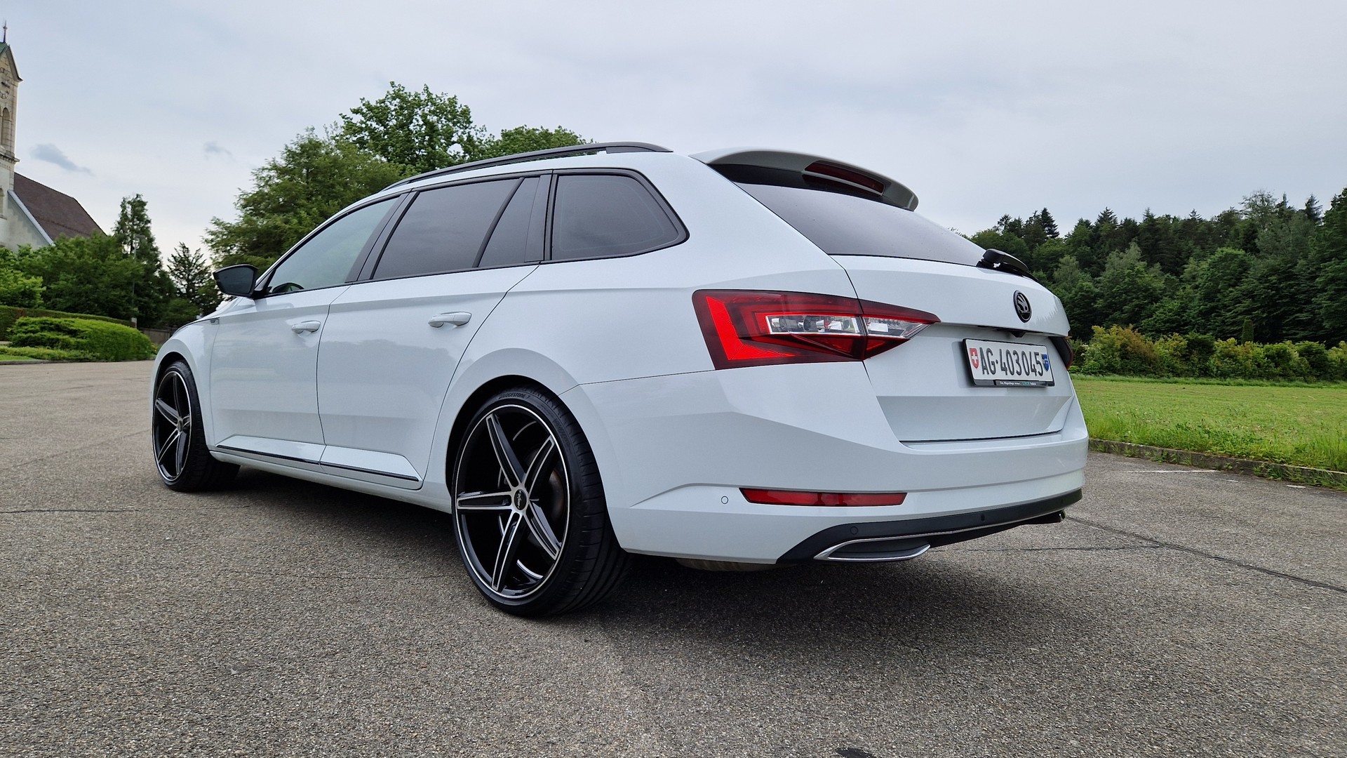 SKODA 2.0 TDI 190 SportLine+ 4x4 DSG-image-2