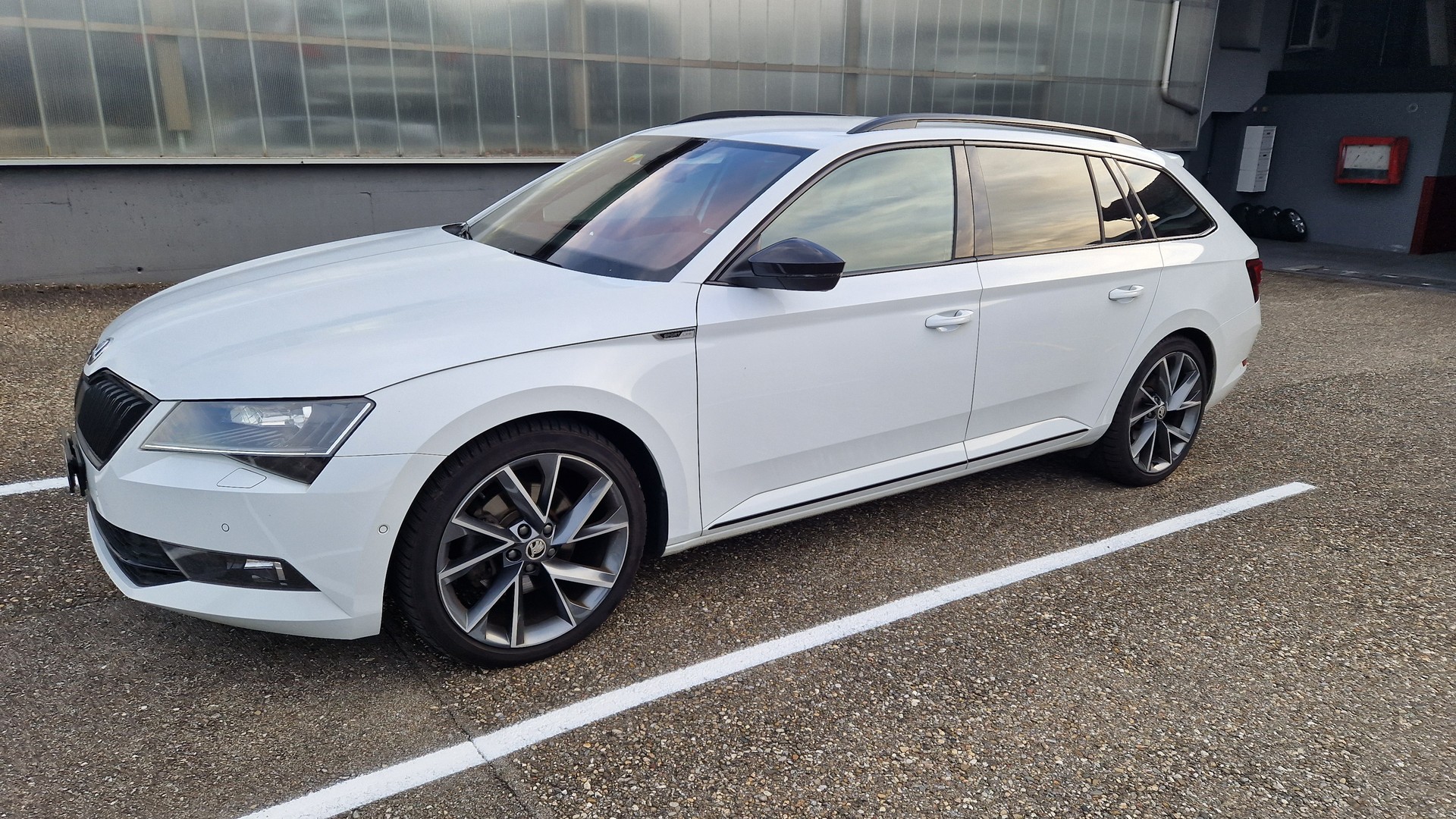 SKODA 2.0 TDI 190 SportLine+ 4x4 DSG-image-4