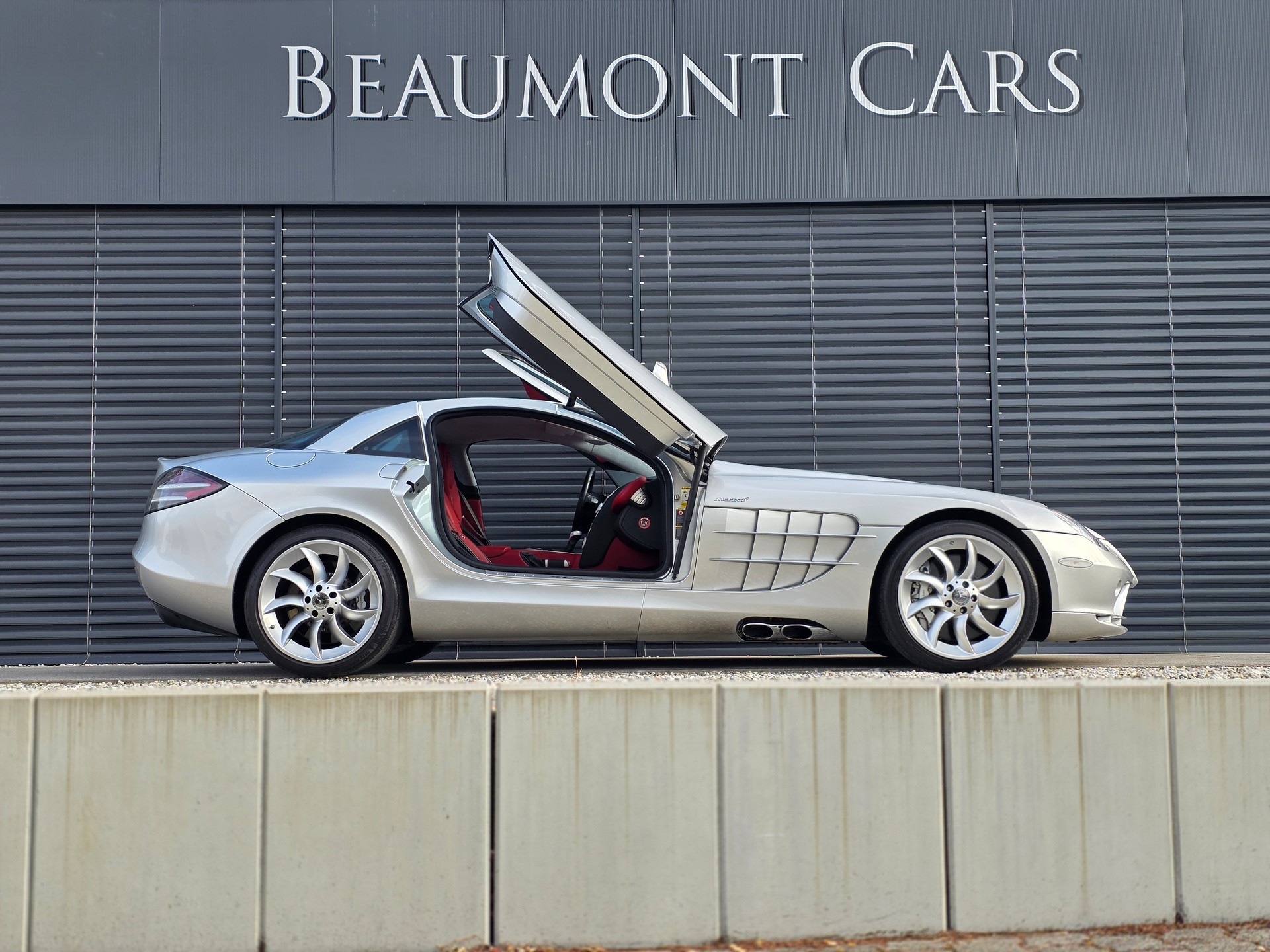 MERCEDES-BENZ Série suisse-image-0