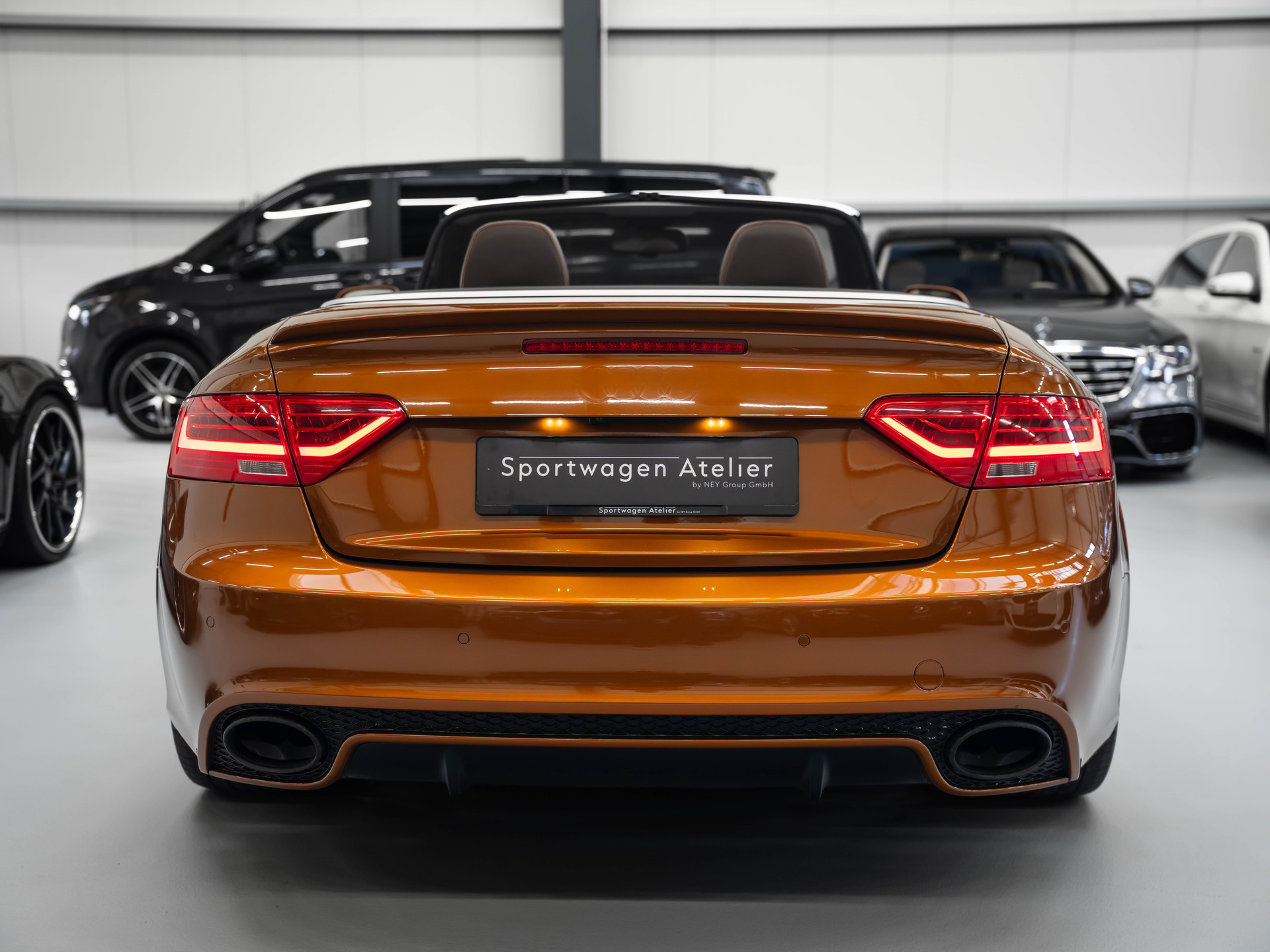 AUDI RS5 Cabrio 4.2 FSI quattro S-tronic-showroom-element-3