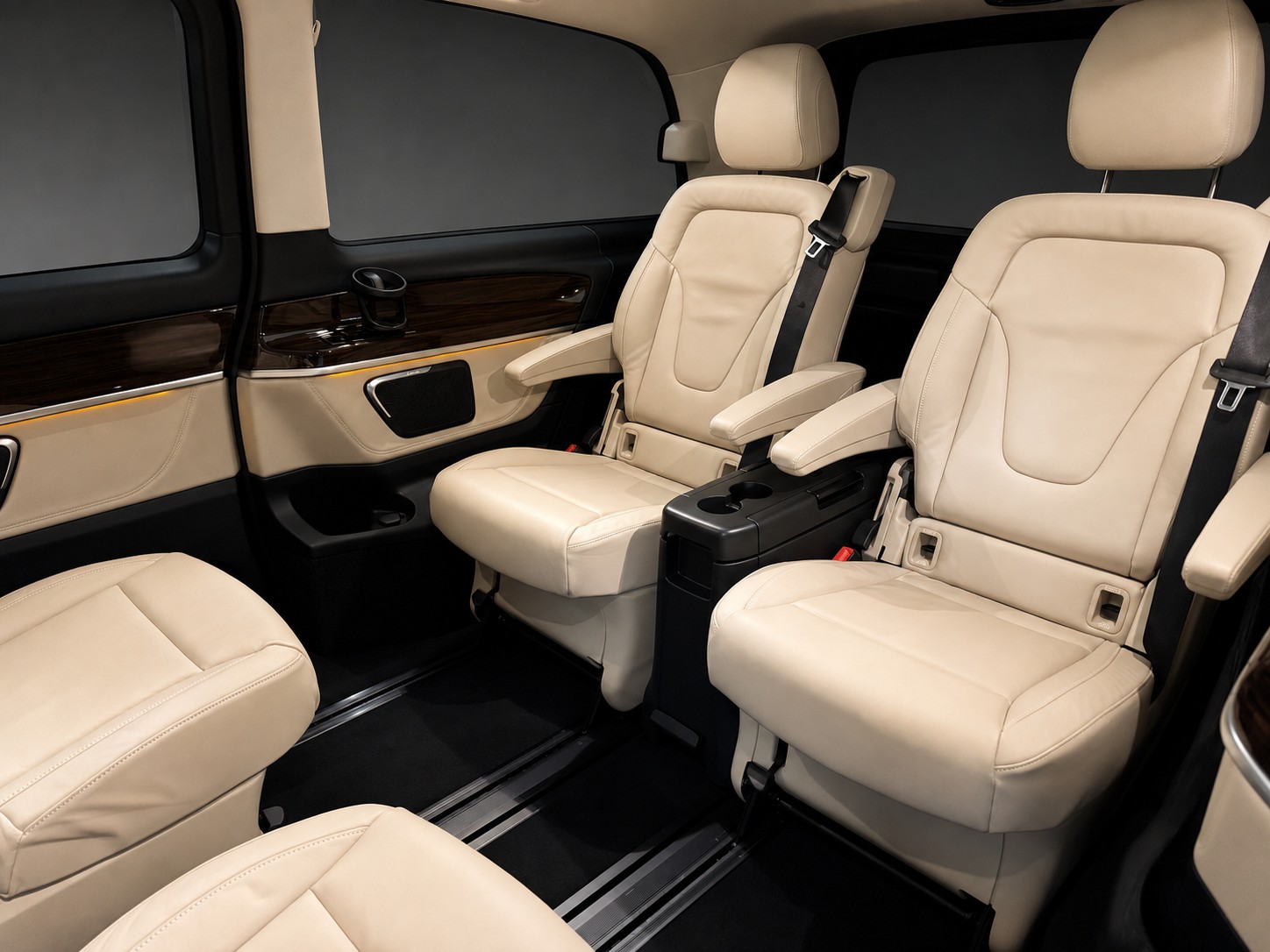 MERCEDES-BENZ Extralang Swiss Edition 4Matic 9G-Tronic-image-12