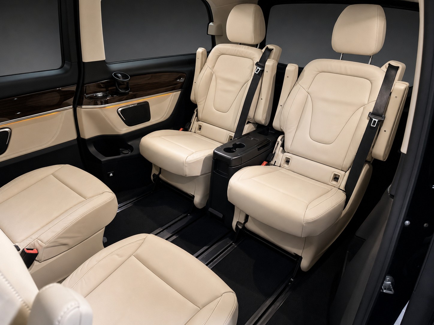 MERCEDES-BENZ Extralang Swiss Edition 4Matic 9G-Tronic-image-11
