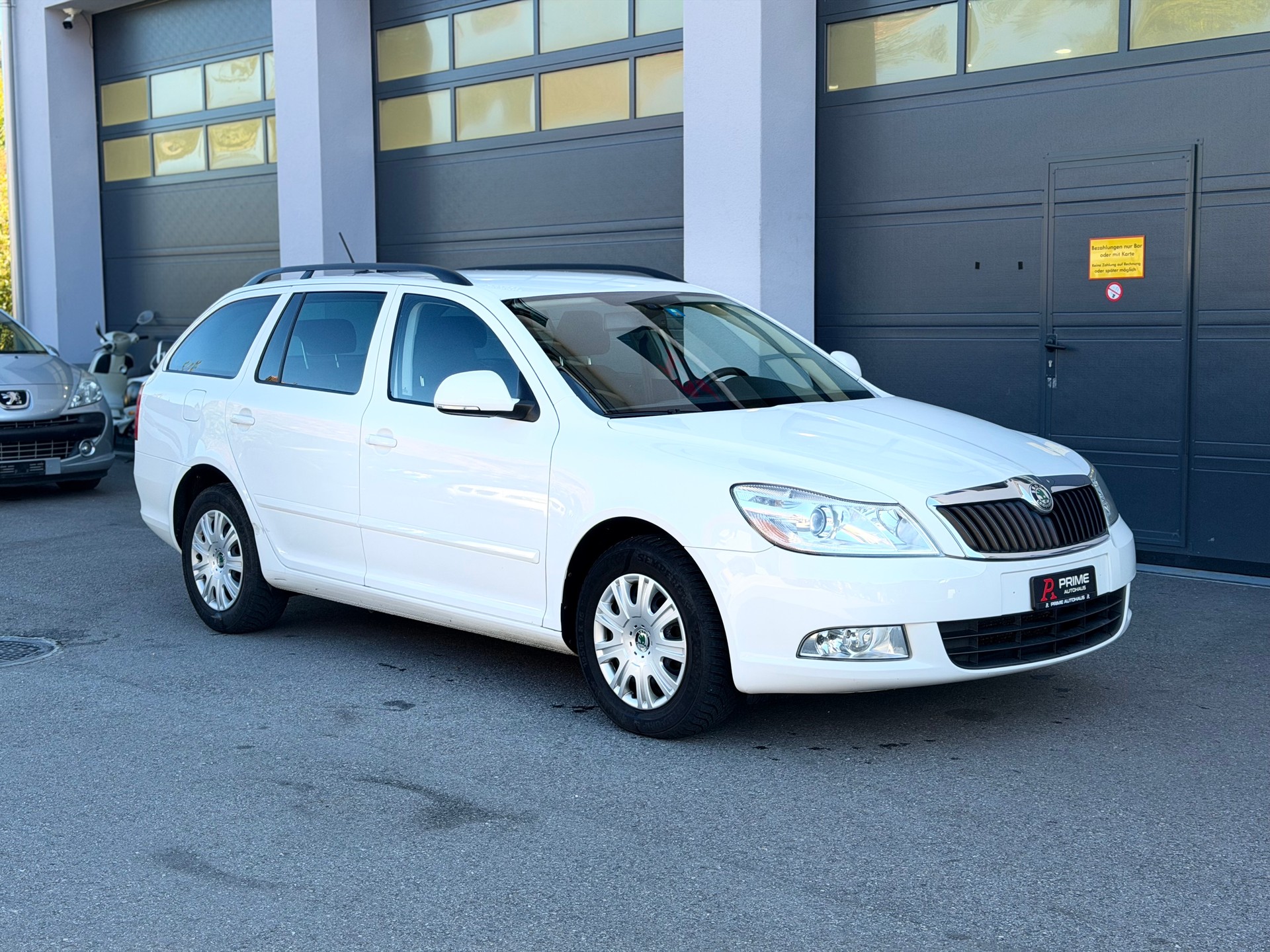 SKODA Octavia Combi 2.0 TDI Elegance 4x4 DSG-image-0
