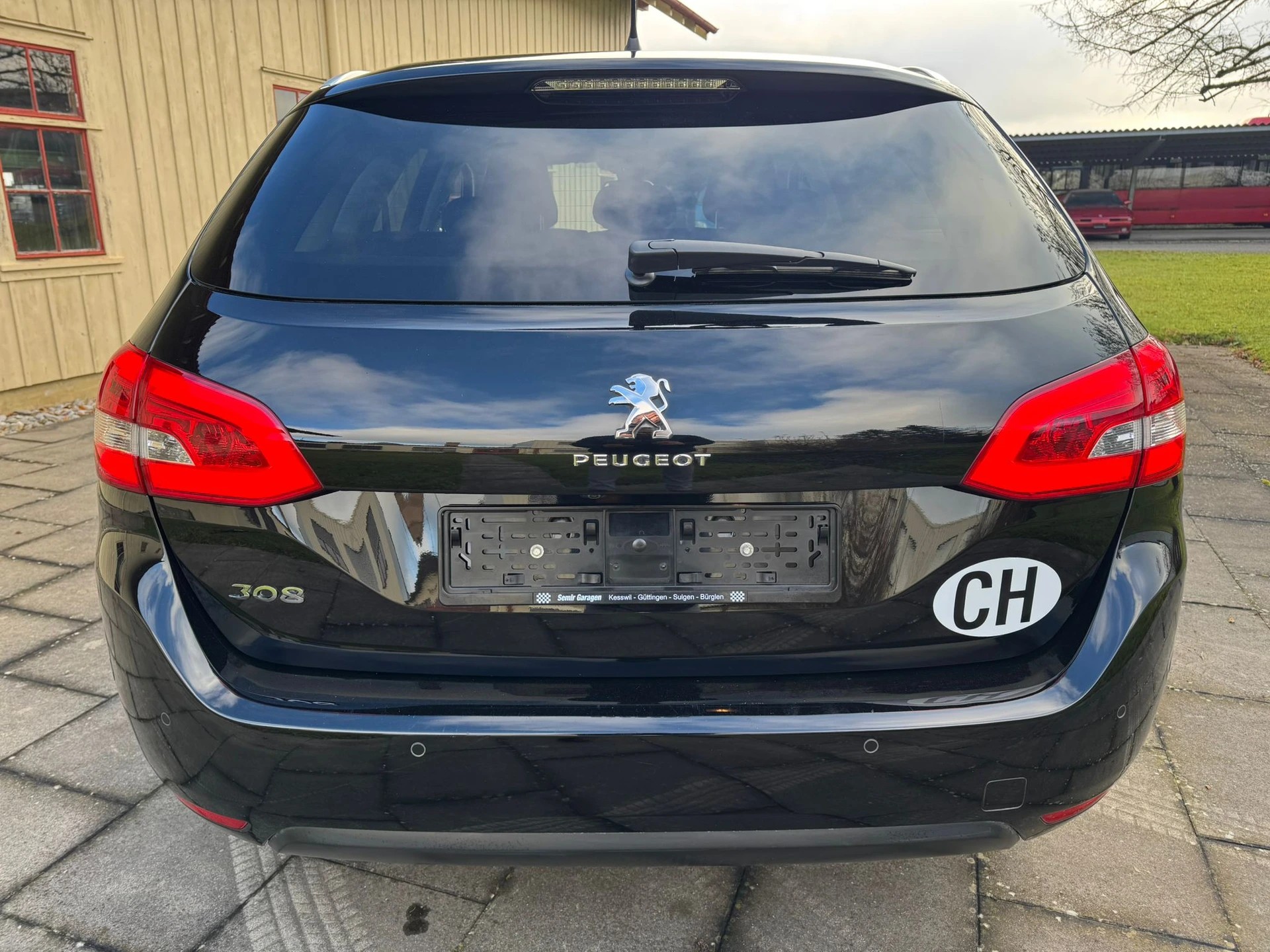 PEUGEOT 308 SW 1.5 BlueHDI Tech Edition EAT8-image-6