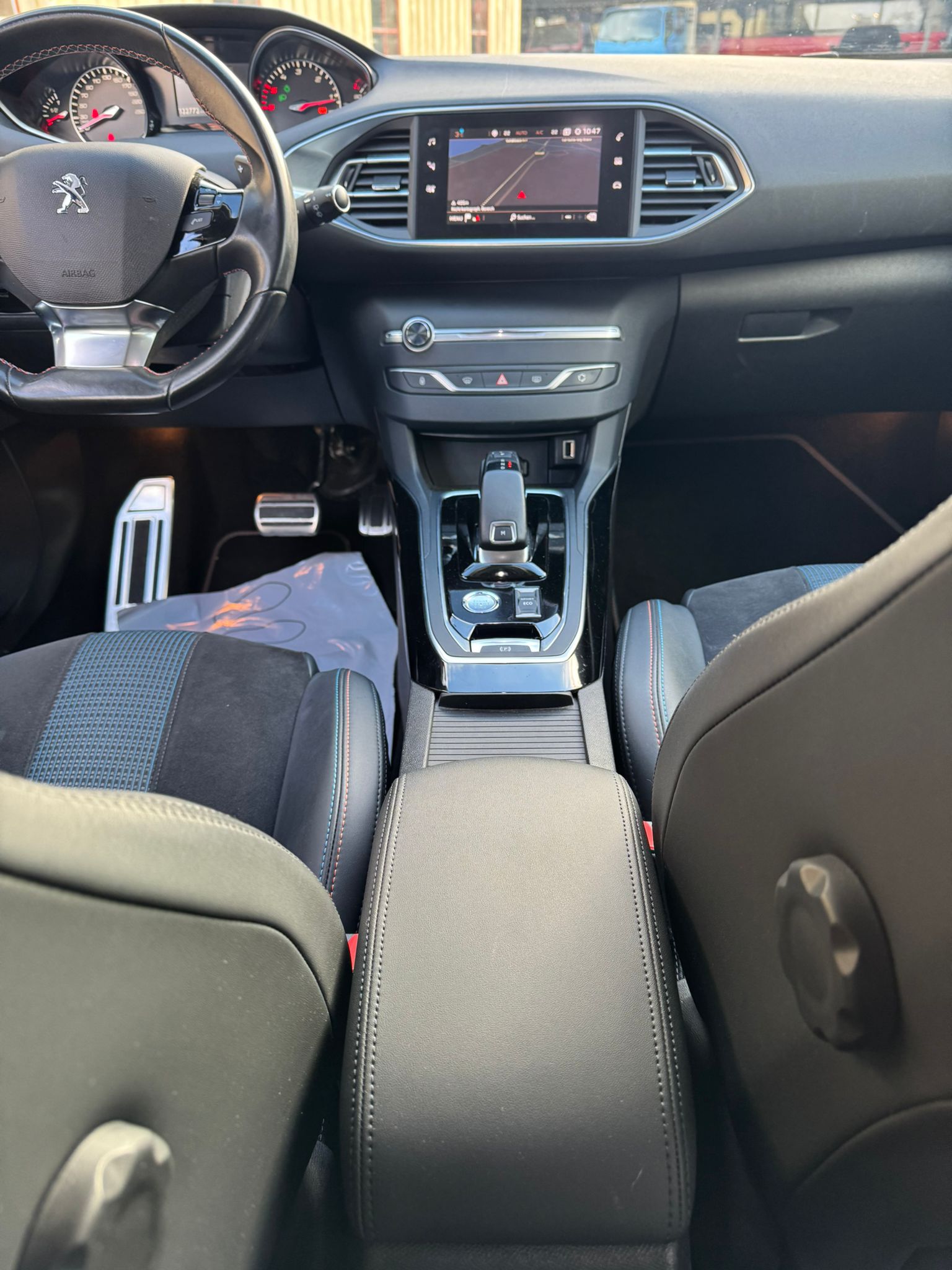 PEUGEOT 308 SW 1.5 BlueHDI Tech Edition EAT8-image-12