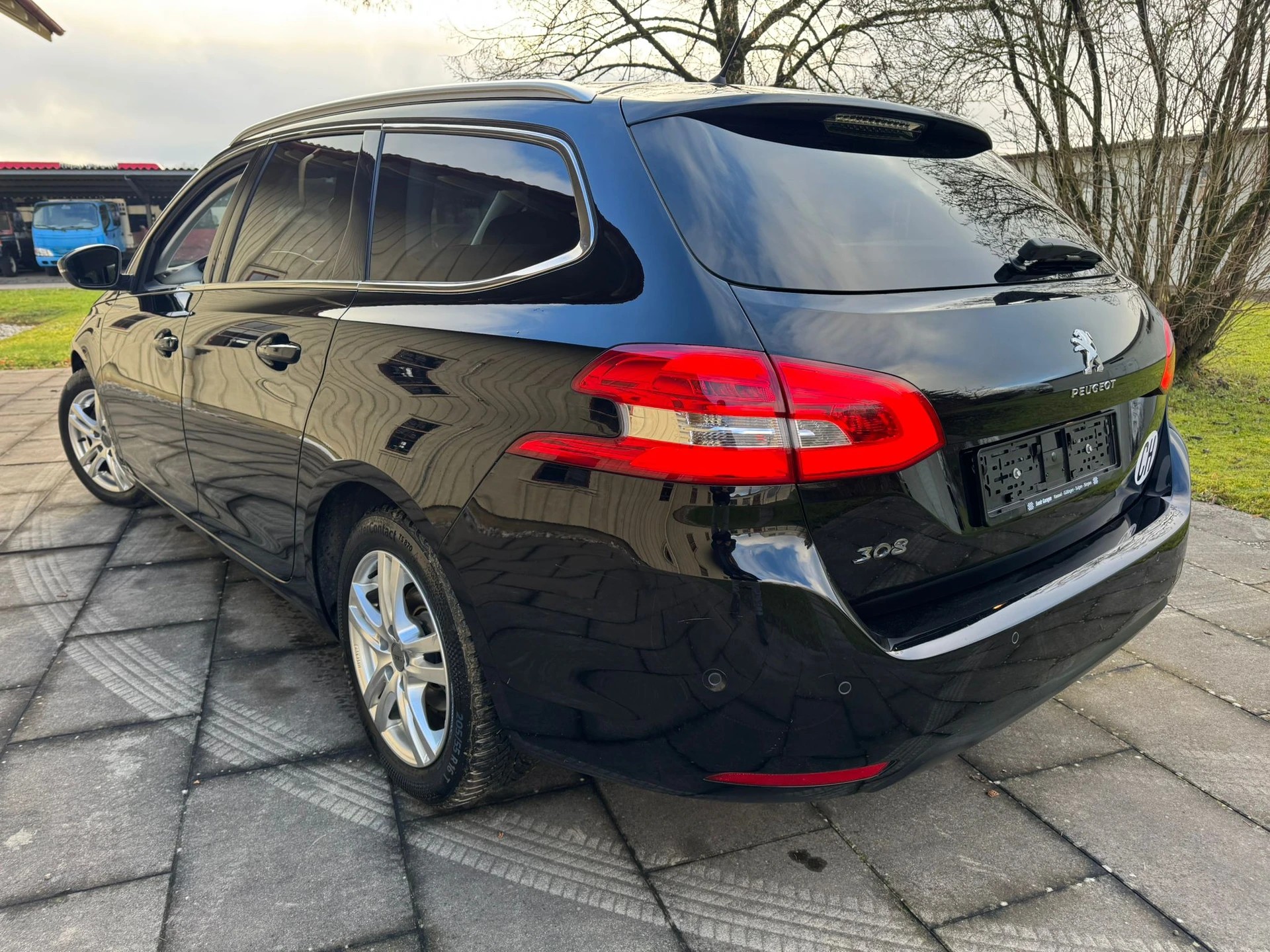 PEUGEOT 308 SW 1.5 BlueHDI Tech Edition EAT8-image-5