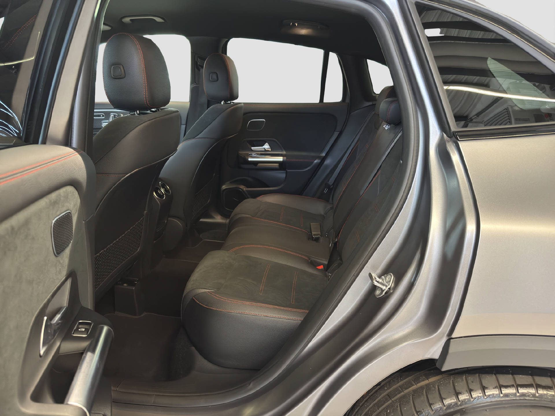 MERCEDES-BENZ GLA 250-image-13