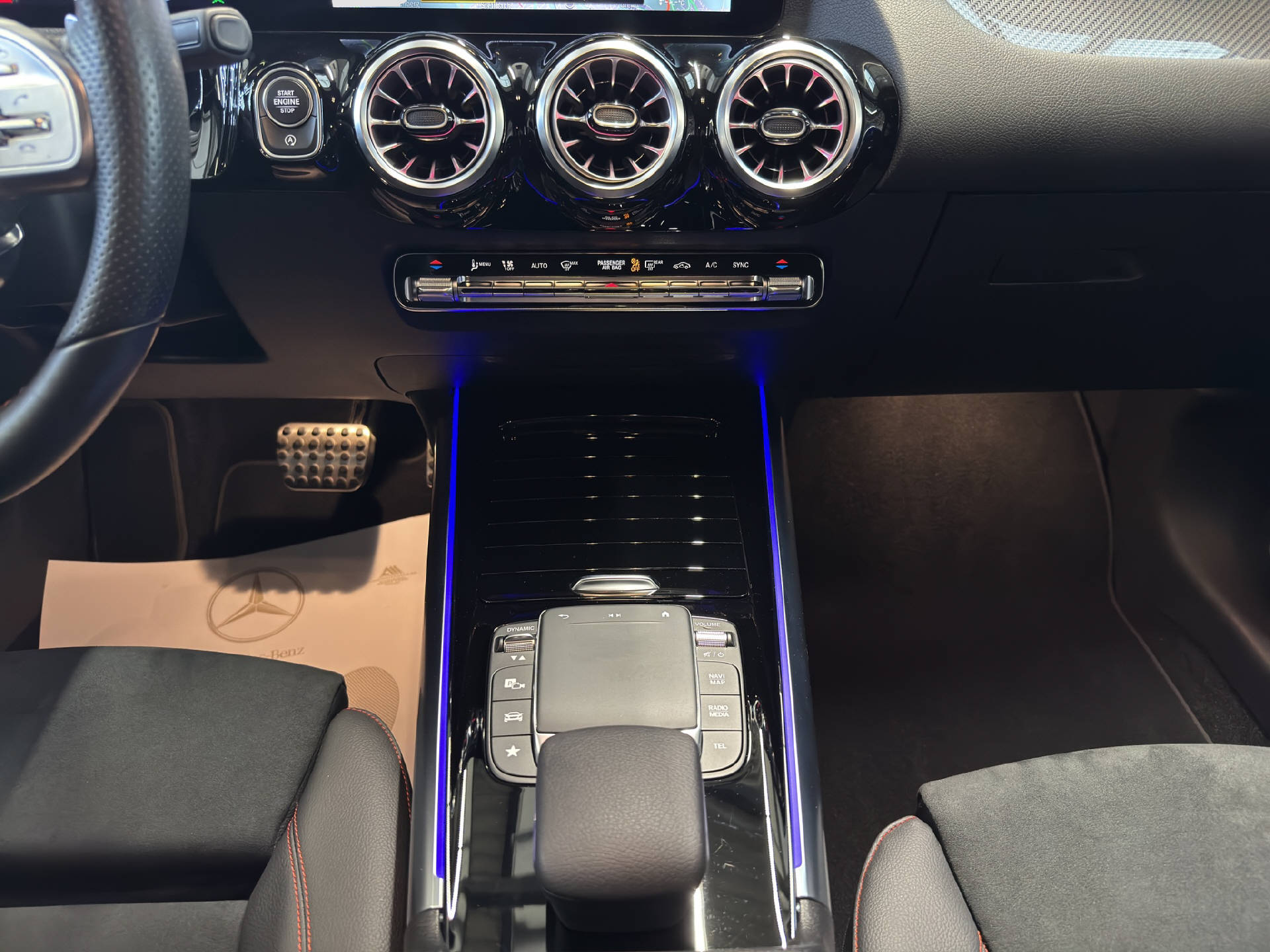 MERCEDES-BENZ GLA 250-image-10