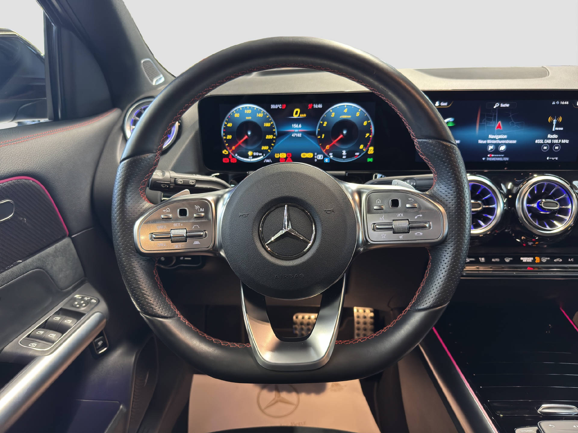 MERCEDES-BENZ GLA 250-image-8