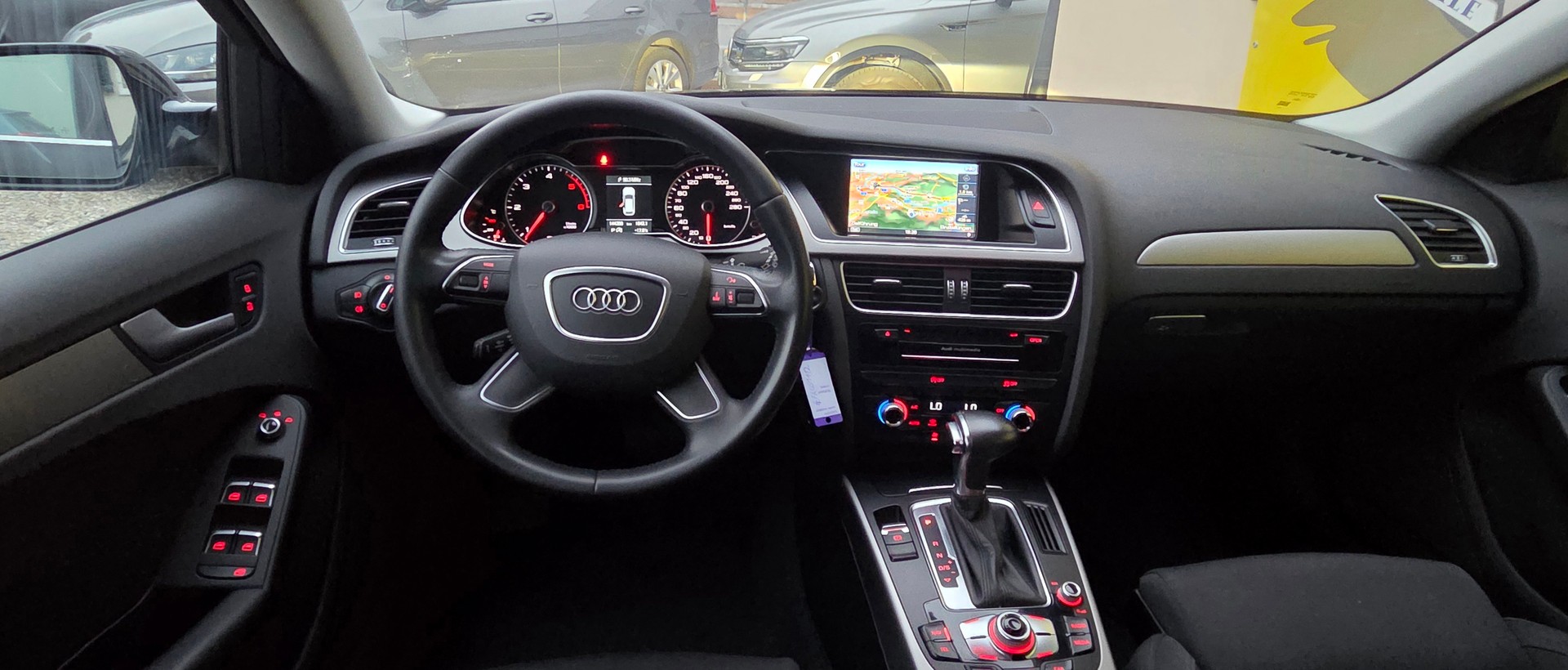 AUDI A4 Avant 2.0 TDI Attraction multitronic-image-8