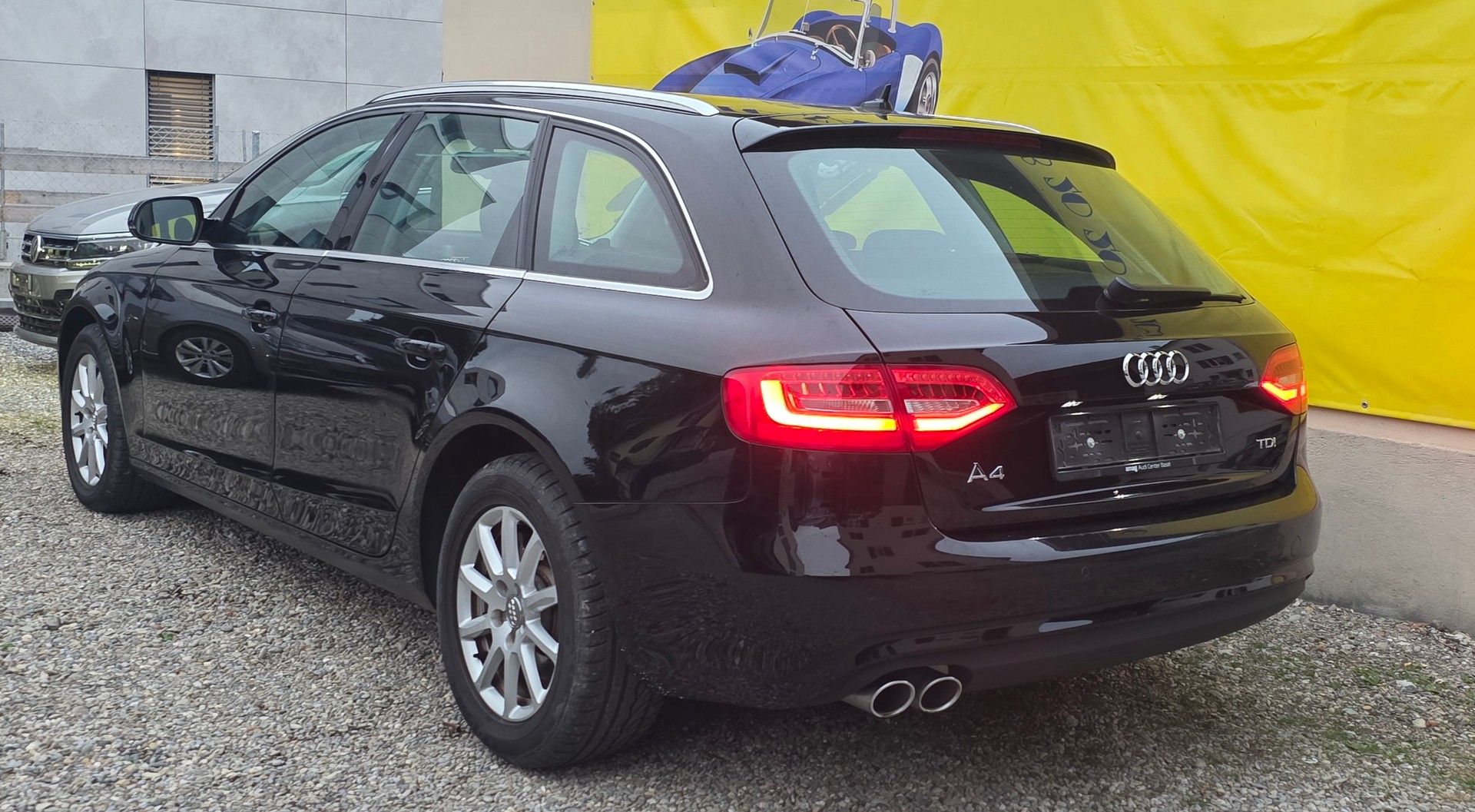AUDI A4 Avant 2.0 TDI Attraction multitronic-image-5