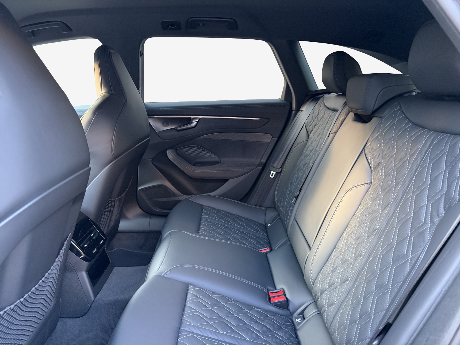 AUDI A6 allroad TDI quattro 220 kW S tronic-image-11