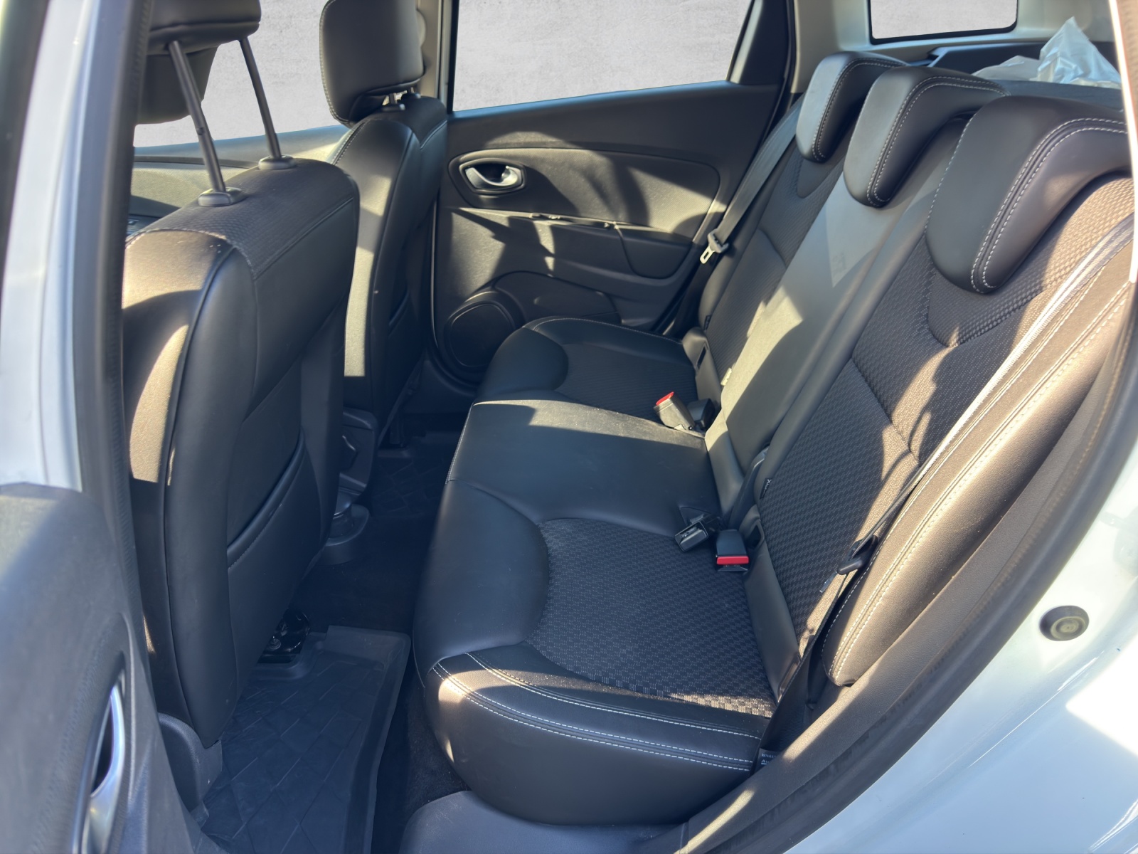 RENAULT Clio Grandtour 1.5 dCi Intens EDC-image-11