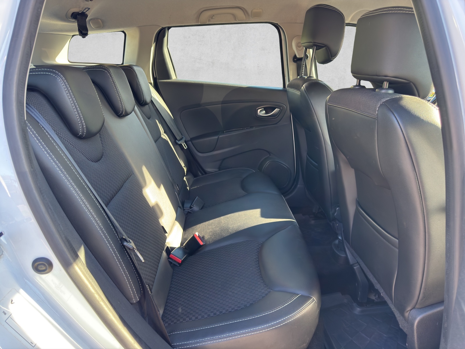 RENAULT Clio Grandtour 1.5 dCi Intens EDC-image-16