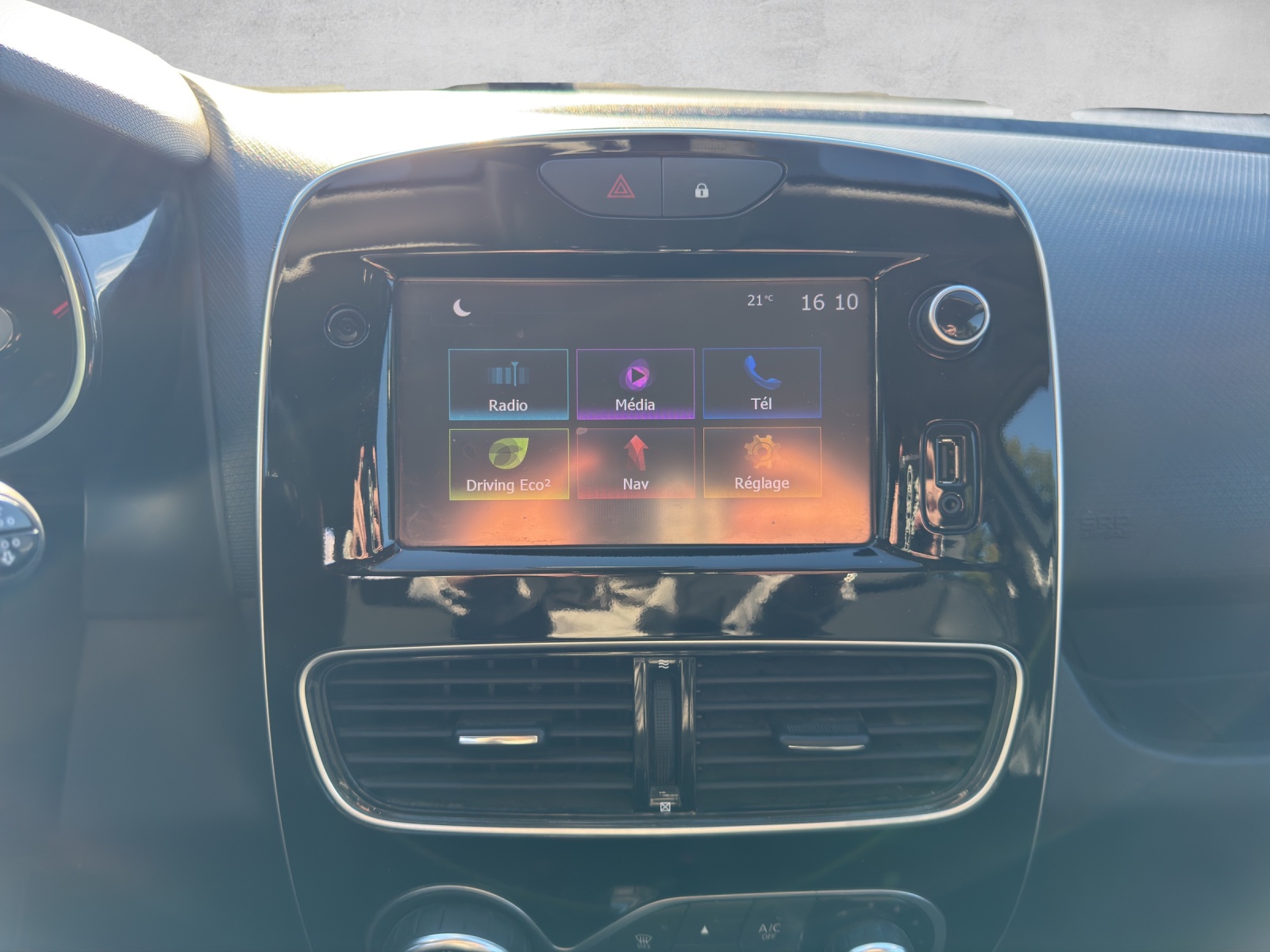 RENAULT Clio Grandtour 1.5 dCi Intens EDC-image-14