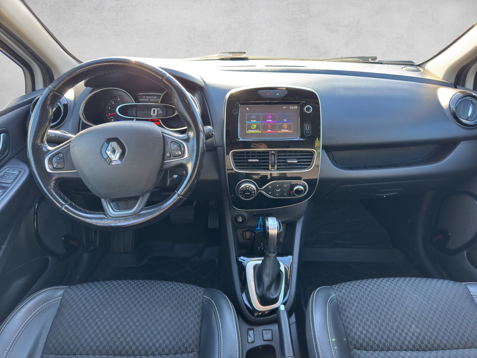 RENAULT Clio Grandtour 1.5 dCi Intens EDC-image-12