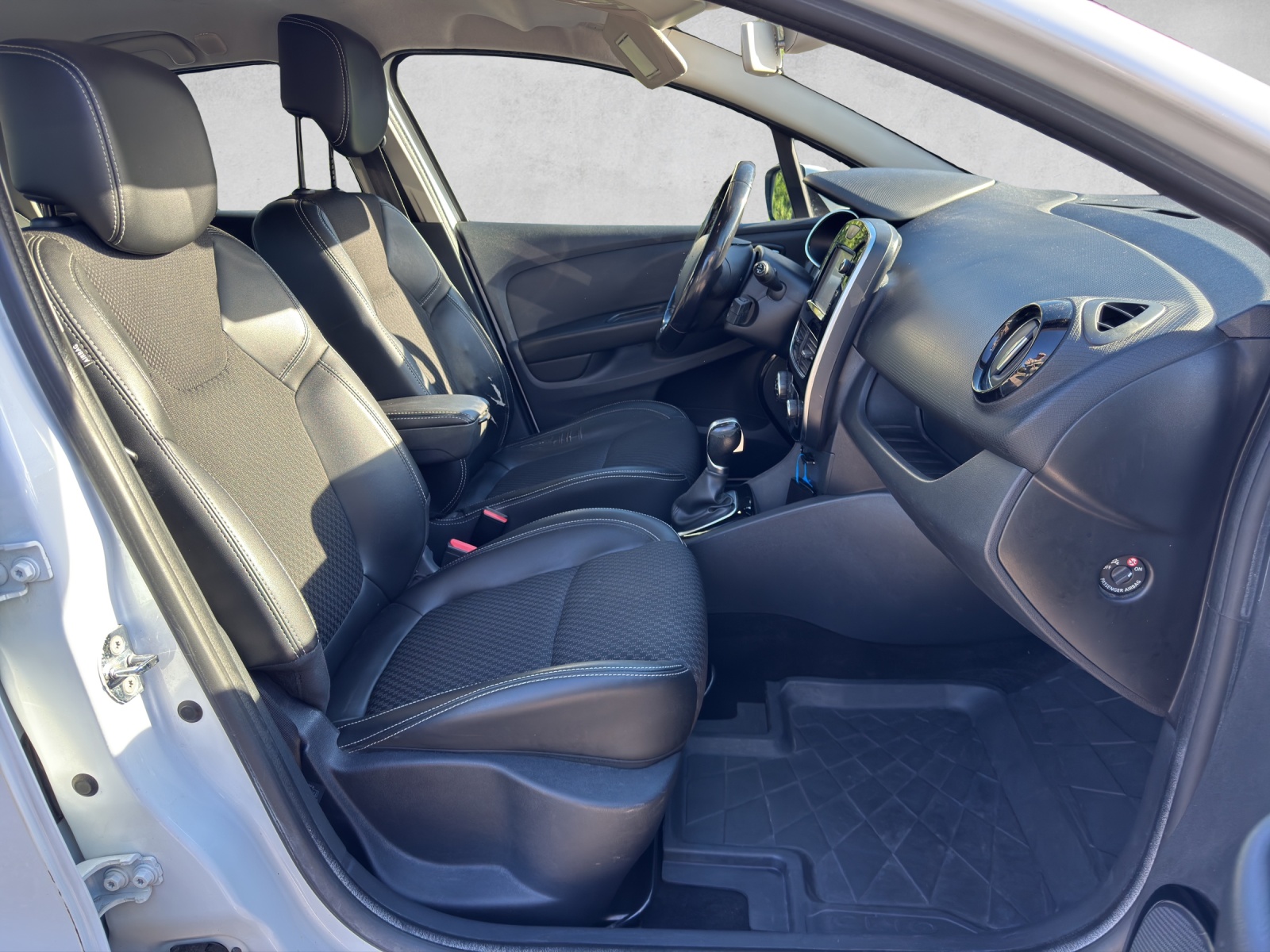 RENAULT Clio Grandtour 1.5 dCi Intens EDC-image-15