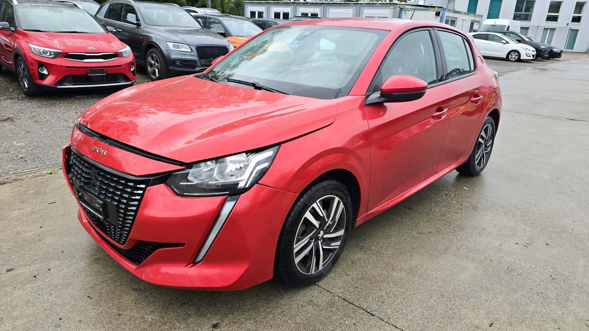 PEUGEOT 1.2 PureTech 100 Allure-image-0