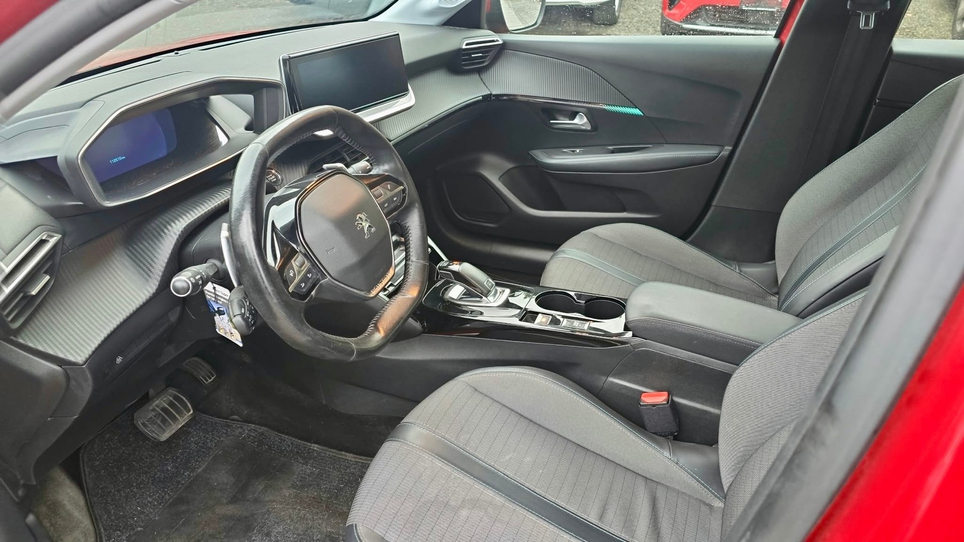 PEUGEOT 1.2 PureTech 100 Allure-image-9
