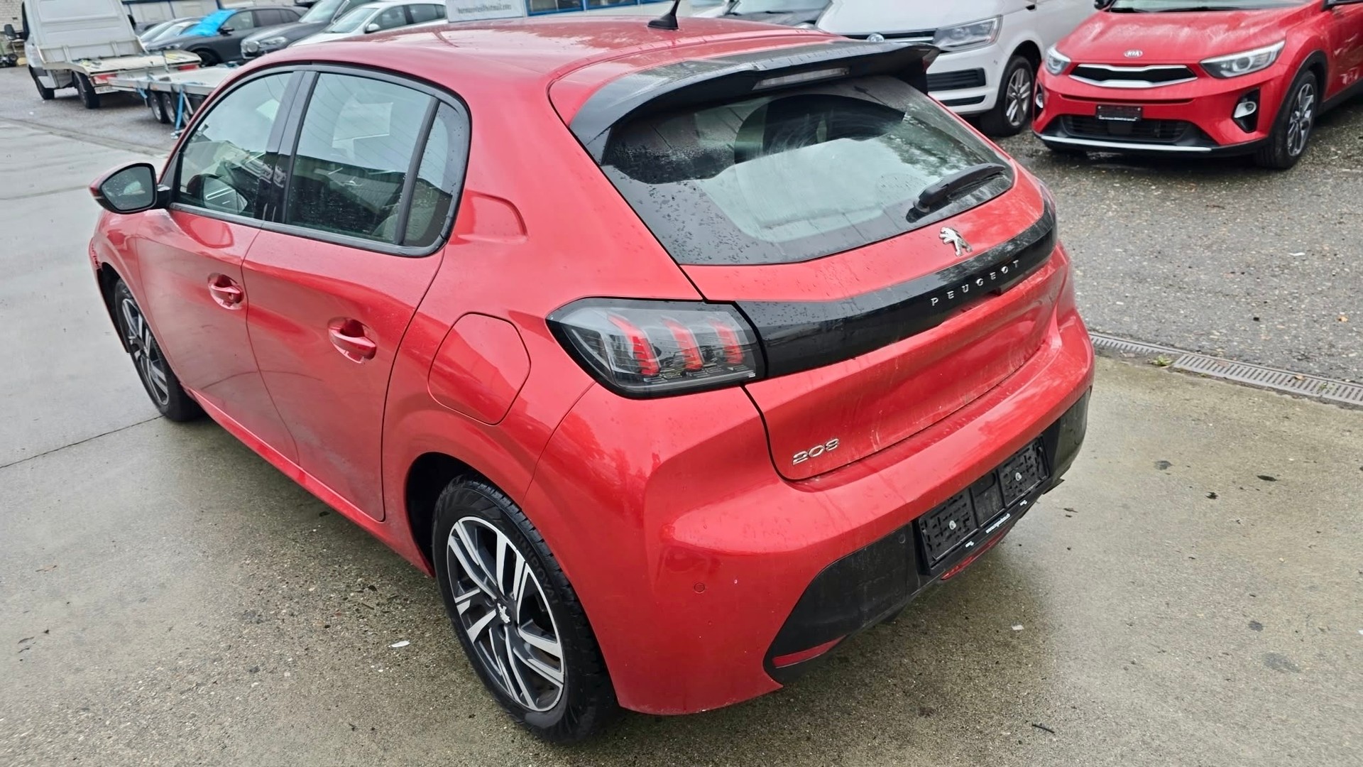PEUGEOT 1.2 PureTech 100 Allure-image-3