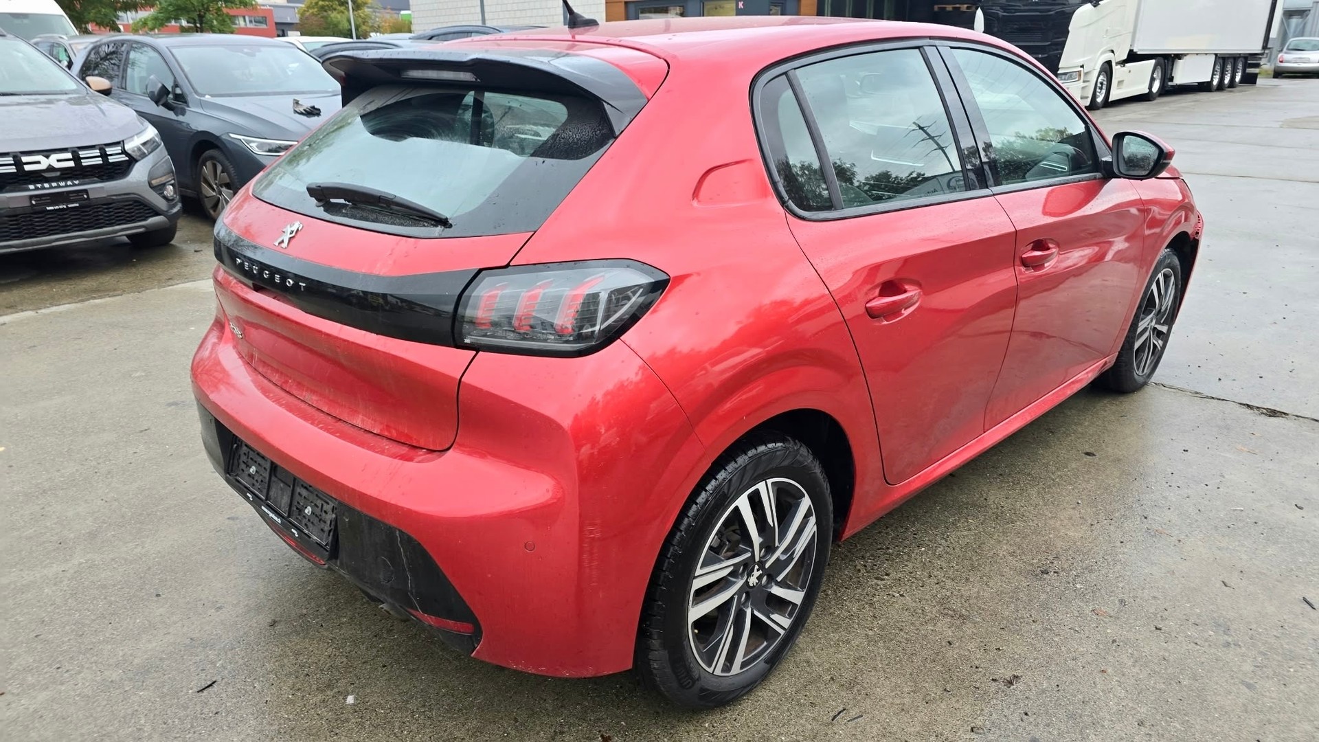 PEUGEOT 1.2 PureTech 100 Allure-image-2
