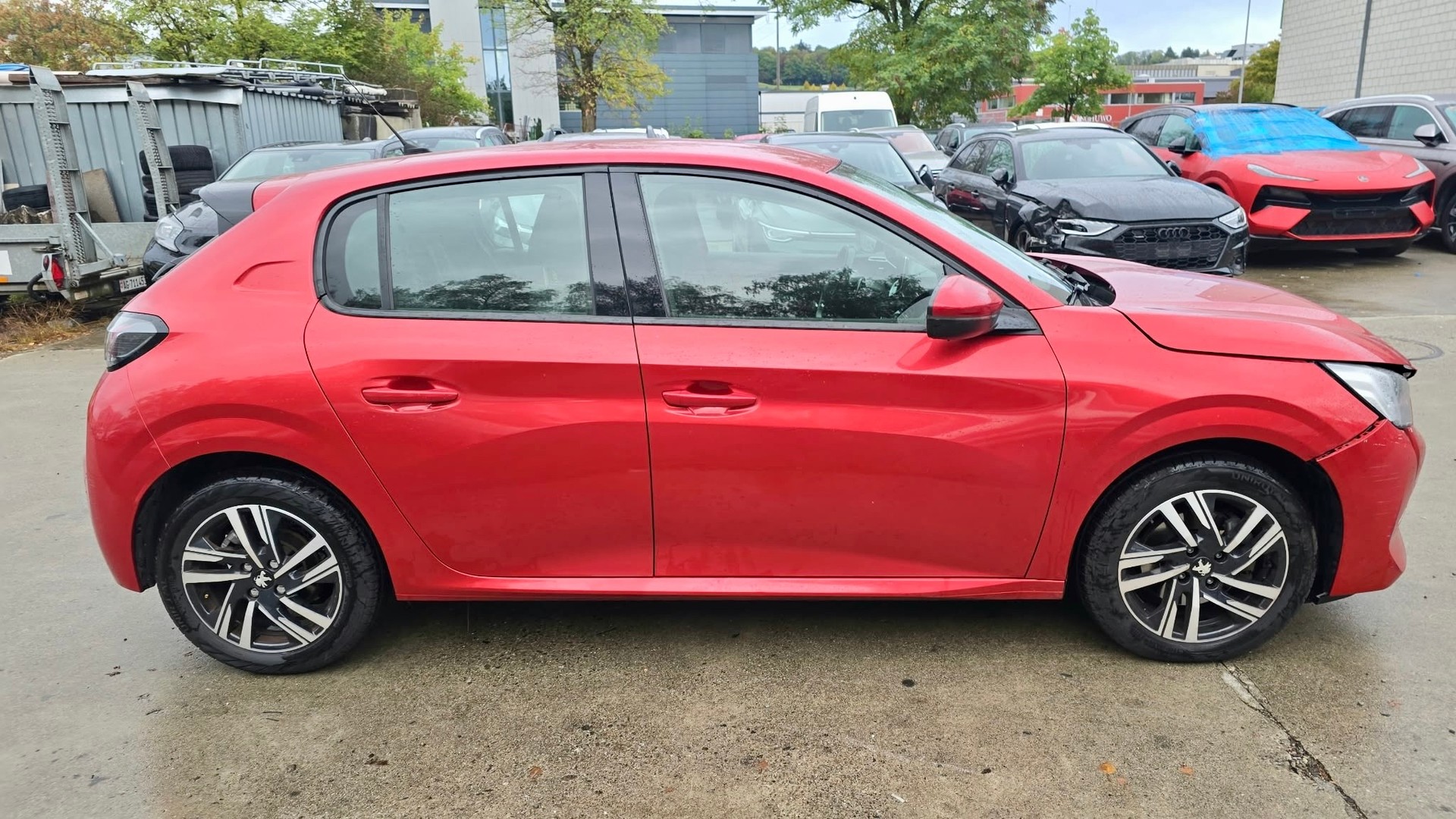 PEUGEOT 1.2 PureTech 100 Allure-image-5