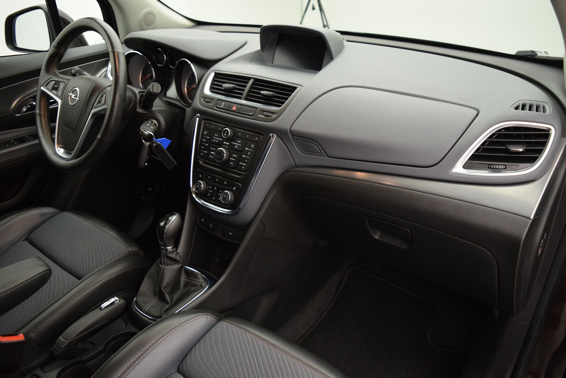 OPEL Mokka 1.4T Cosmo 4WD-image-13