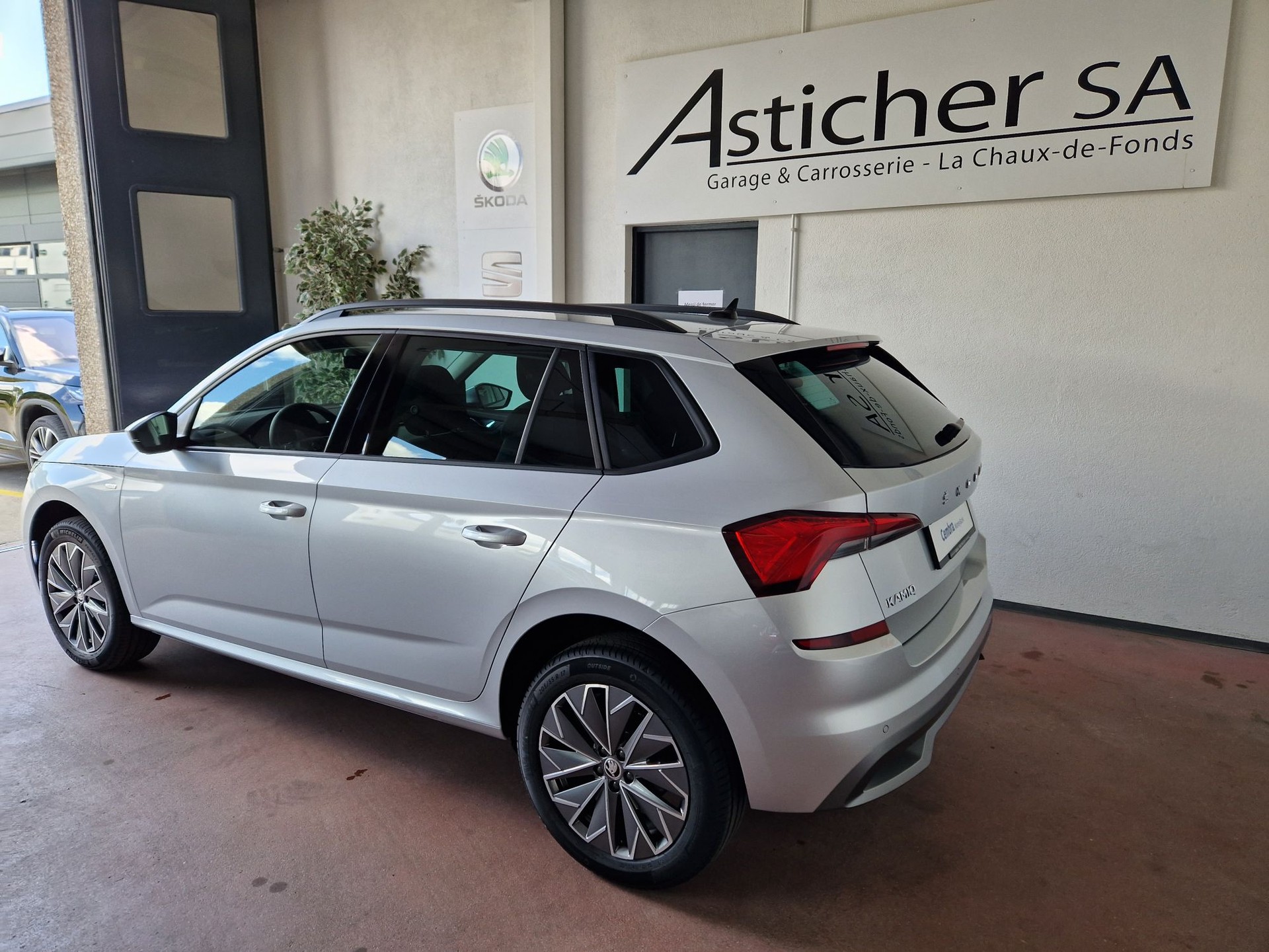 SKODA Kamiq 1.0 TSI Tour-image-3