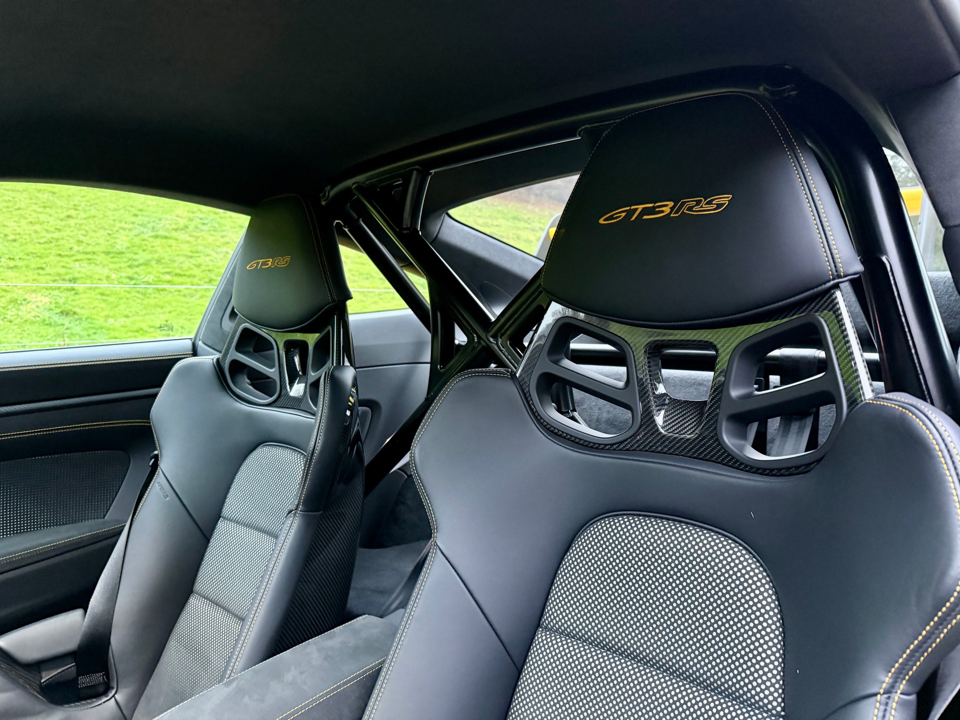 PORSCHE 911 GT3 RS-image-10
