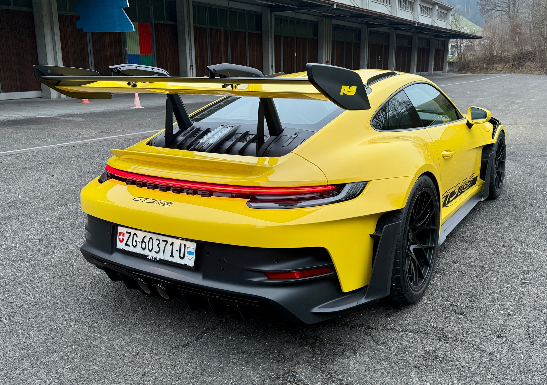 PORSCHE 911 GT3 RS-image-3