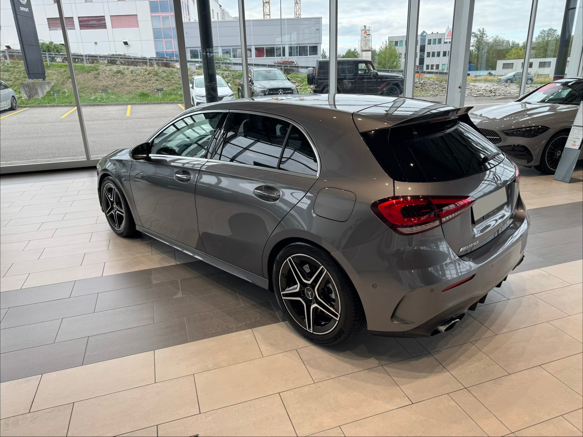 MERCEDES-BENZ A 35 AMG-image-3