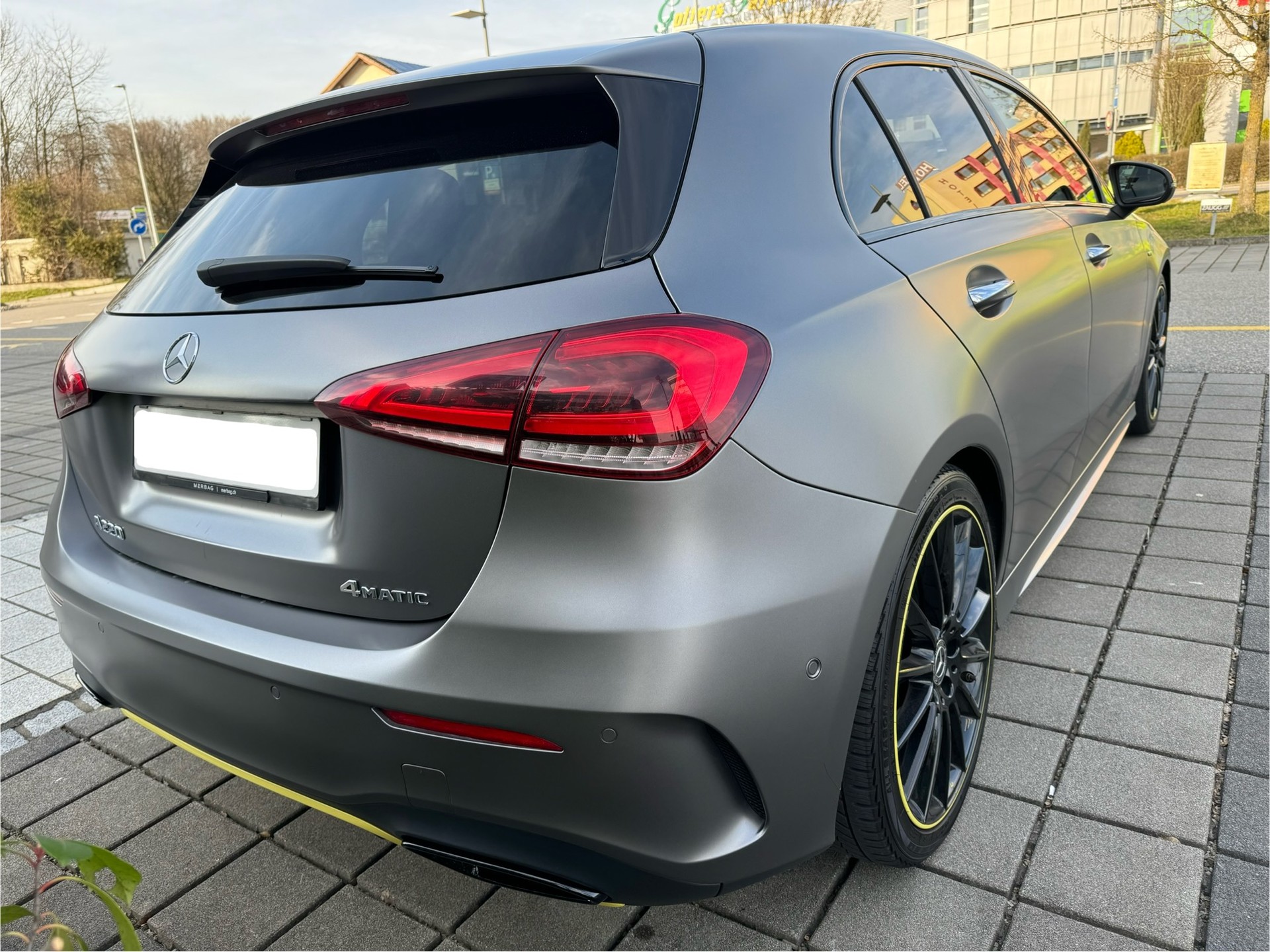 MERCEDES-BENZ AMG 4Matic YellowEdition1-image-4