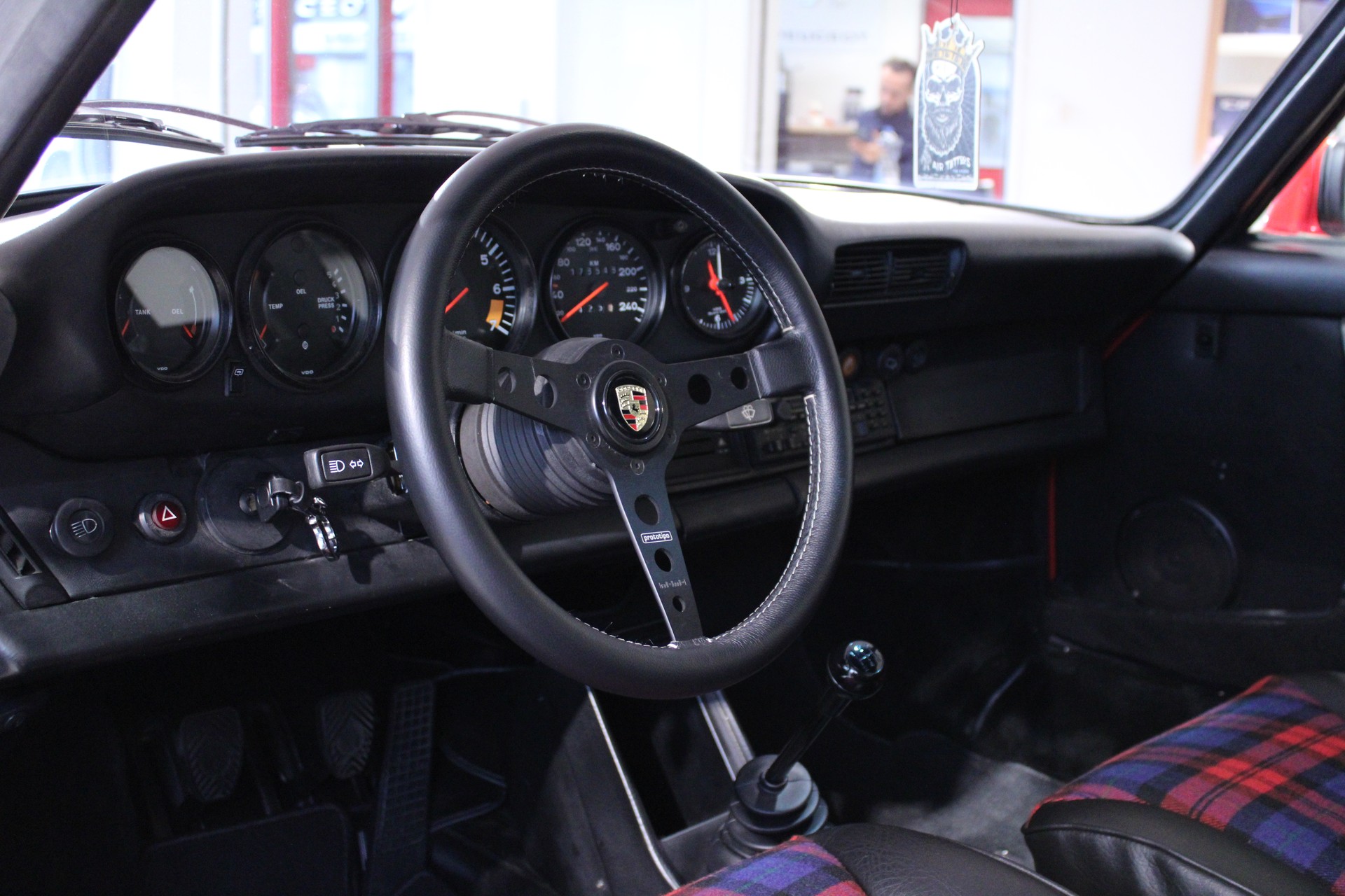 PORSCHE 911 SC Targa-image-15