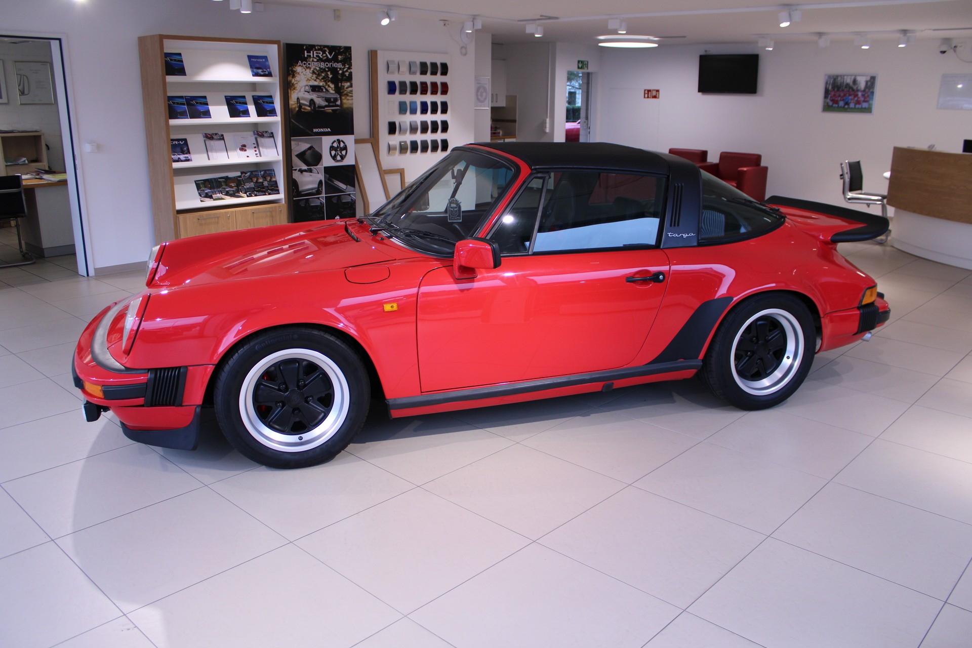 PORSCHE 911 SC Targa-image-3