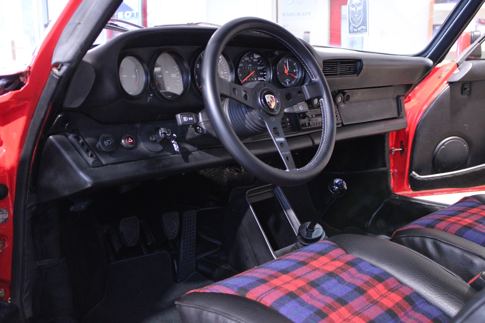 PORSCHE 911 SC Targa-image-14