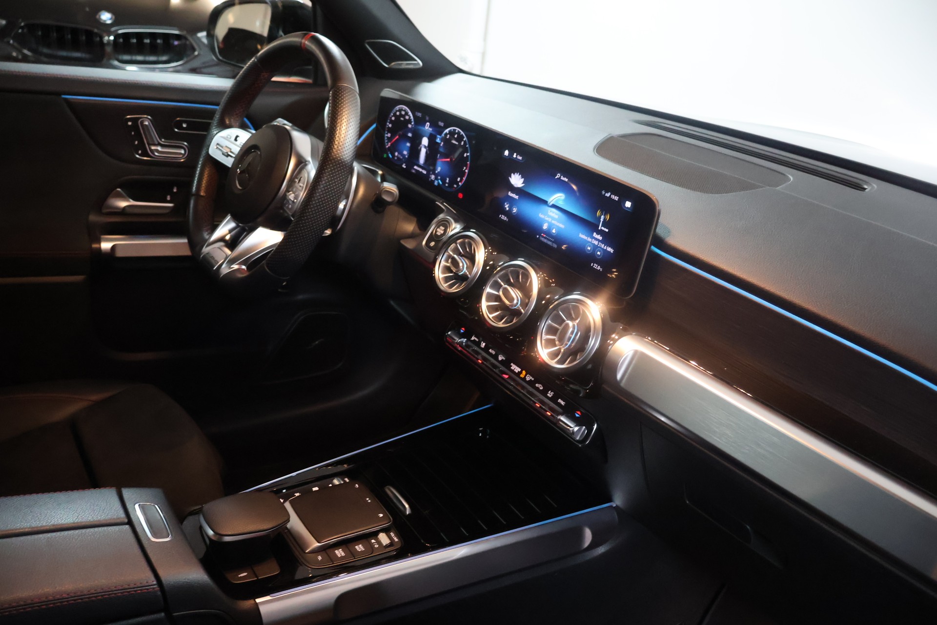 MERCEDES-BENZ GLB 35 AMG 4Matic 8G-Tronic-image-10
