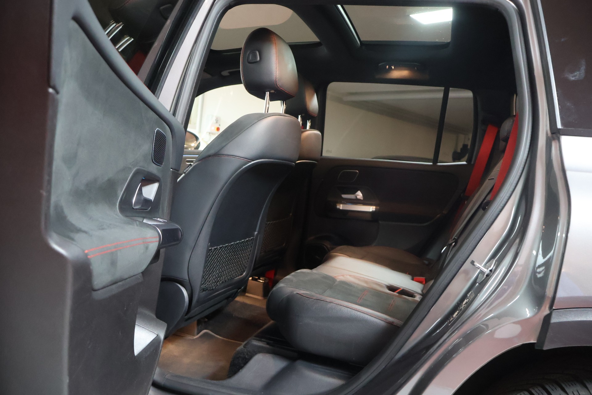 MERCEDES-BENZ GLB 35 AMG 4Matic 8G-Tronic-image-15