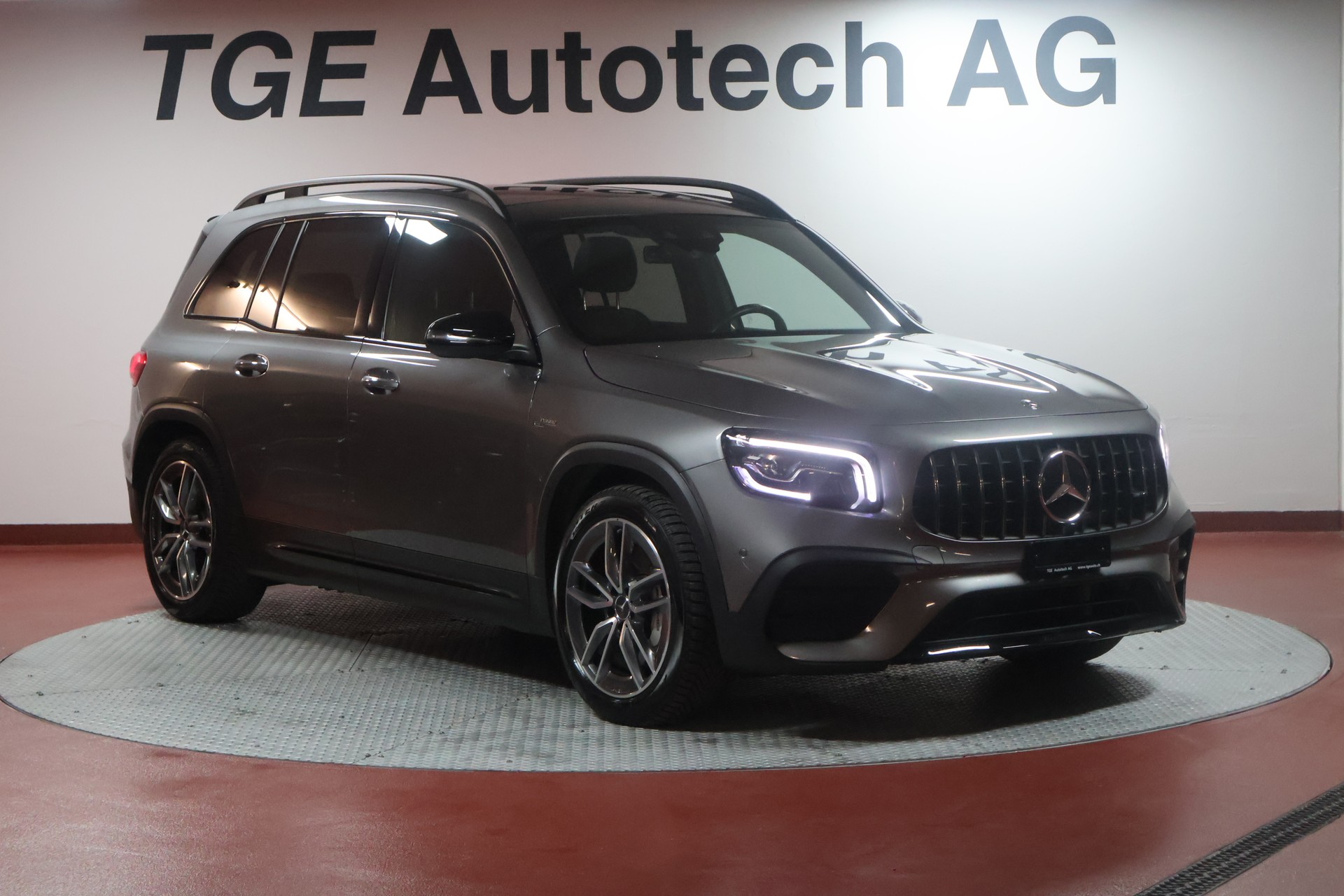MERCEDES-BENZ GLB 35 AMG 4Matic 8G-Tronic-image-2