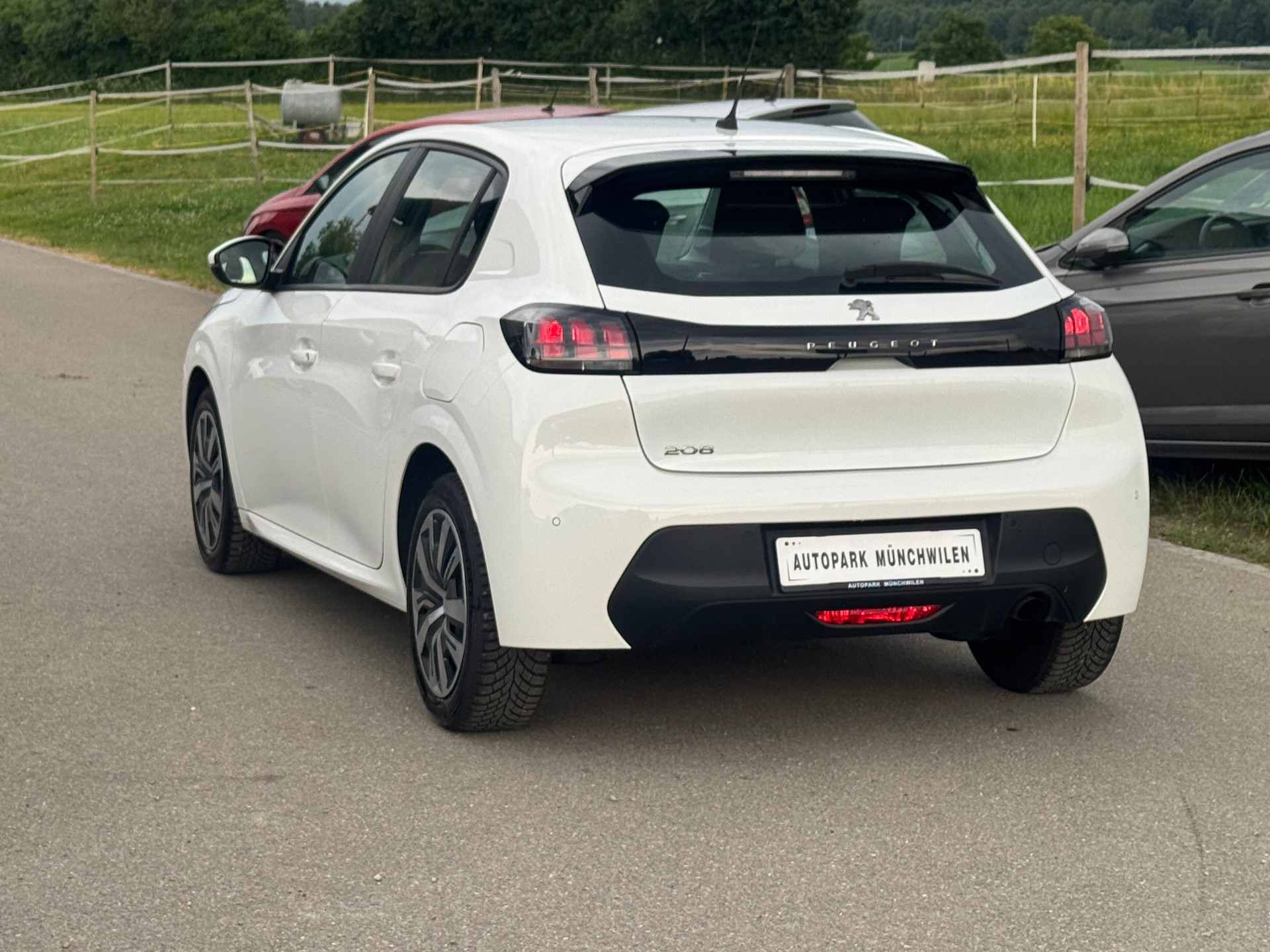 PEUGEOT 208 1.5 BlueHDi Active-image-3