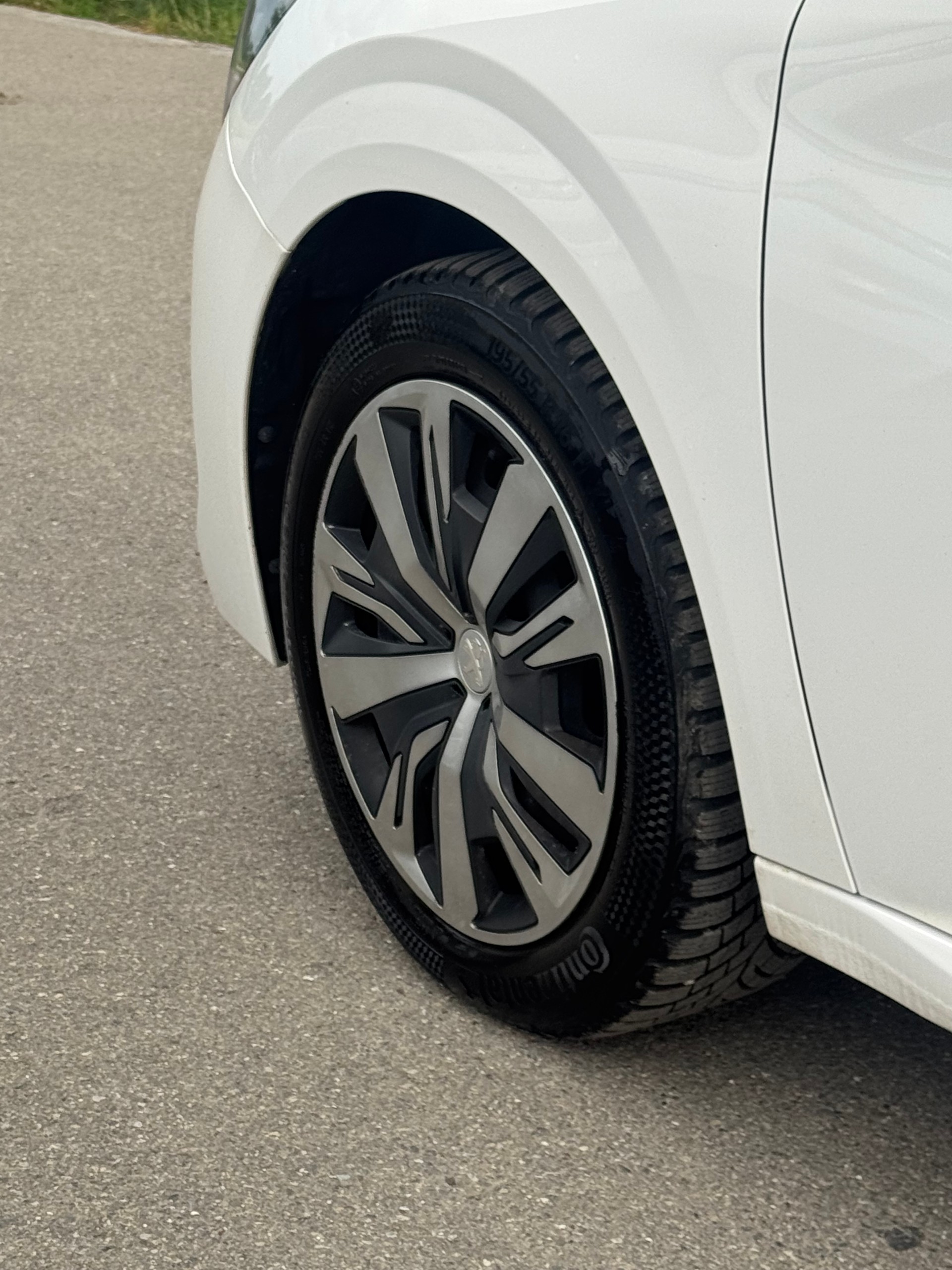 PEUGEOT 208 1.5 BlueHDi Active-image-4