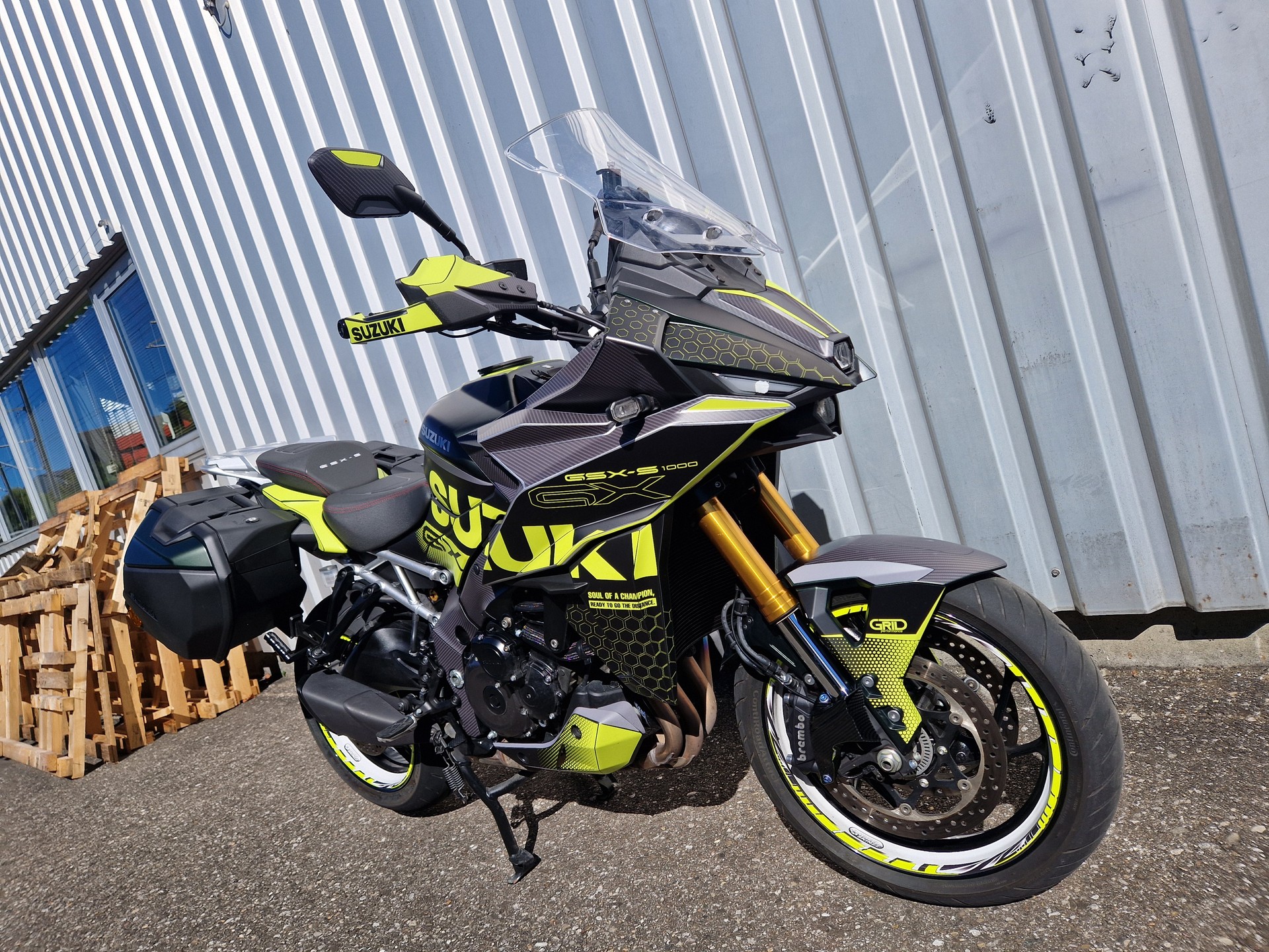 SUZUKI GSX-S 1000 GX Travel-showroom-element-1