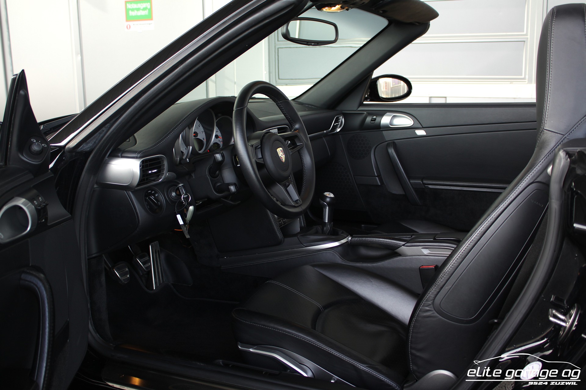 PORSCHE 911 Cabrio Carrera S-image-13