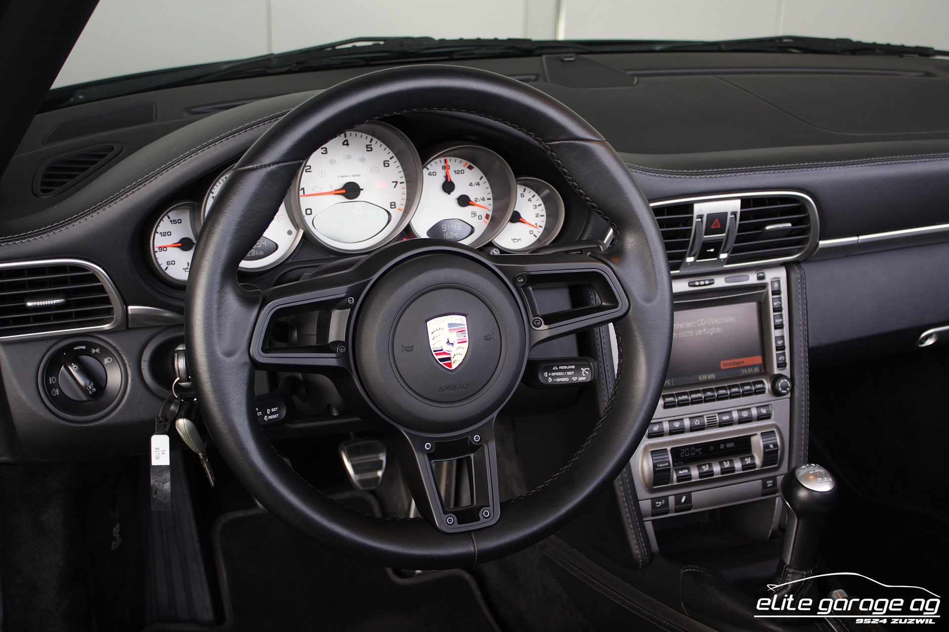 PORSCHE 911 Cabrio Carrera S-image-14