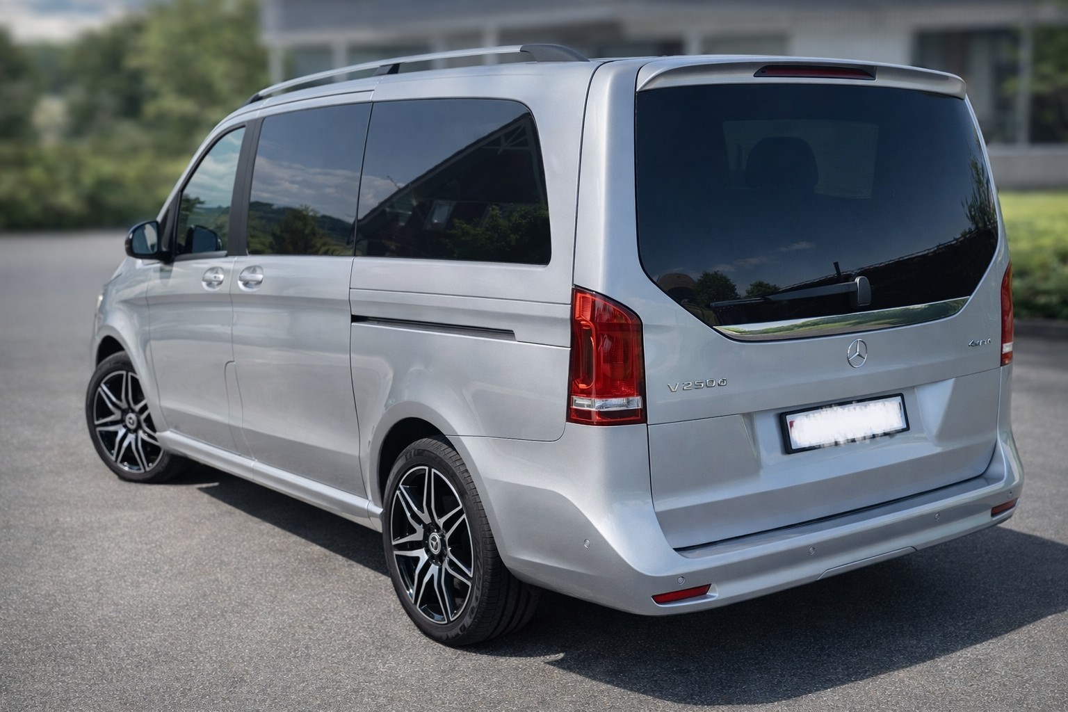 MERCEDES-BENZ V 250 d lang 4Matic 9G-Tronic-image-1