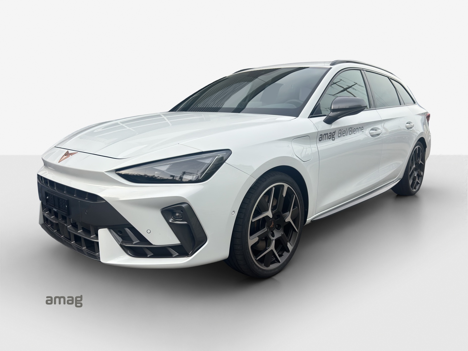 CUPRA LEON ST 1.5 e-HYBRID pHEV Extreme DSG-image-0