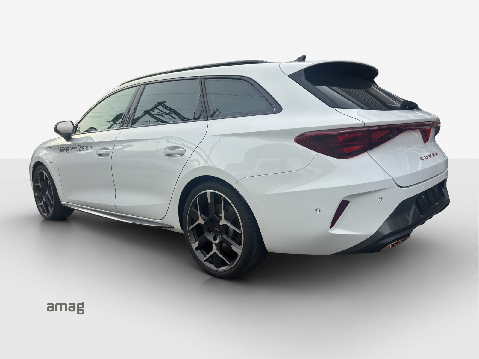 CUPRA LEON ST 1.5 e-HYBRID pHEV Extreme DSG-image-2