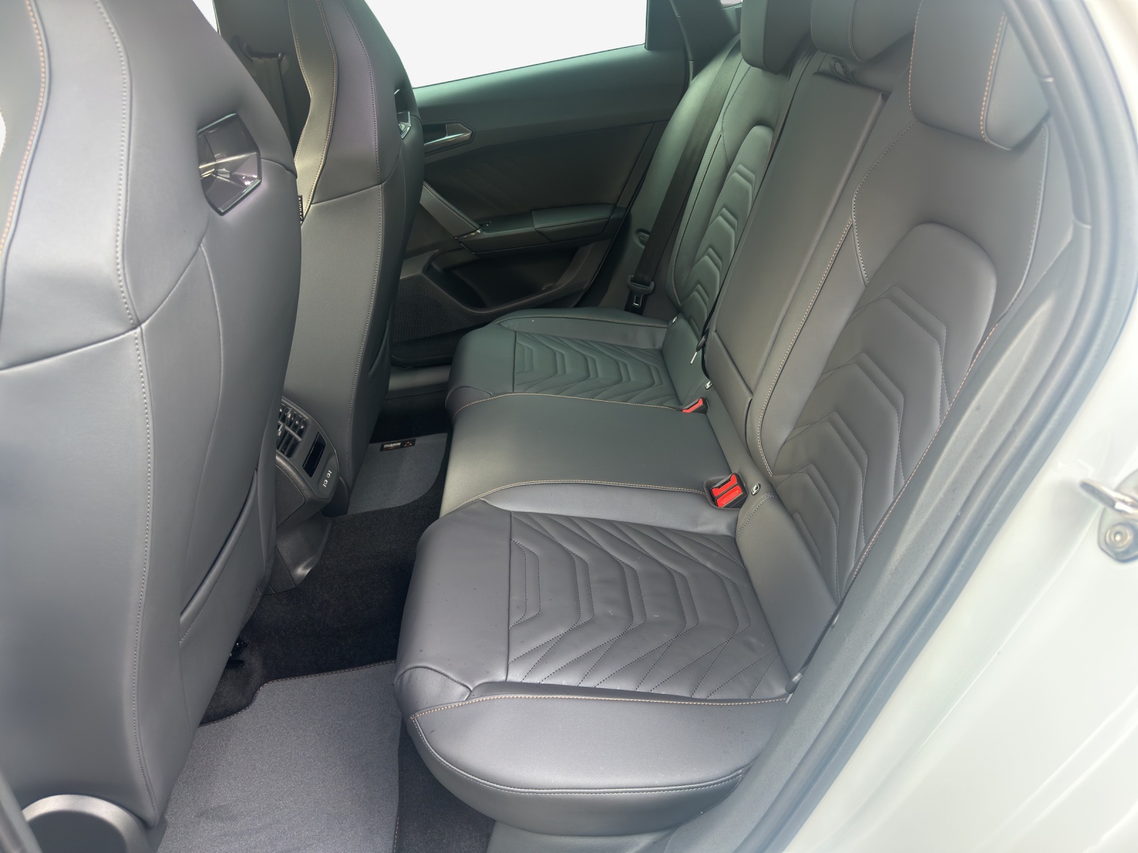 CUPRA LEON ST 1.5 e-HYBRID pHEV Extreme DSG-image-11